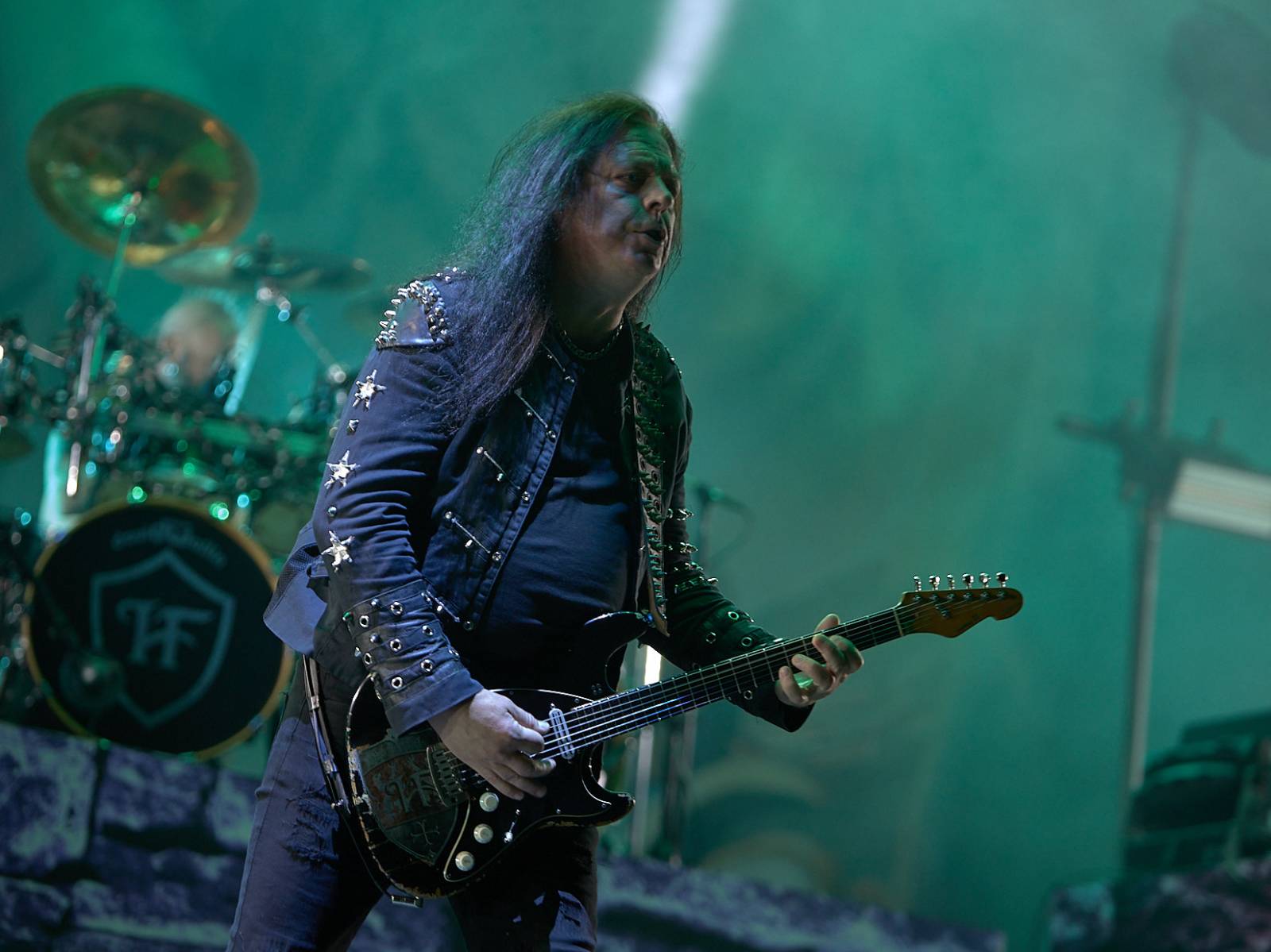 Masters of Rock, den třetí: Hammerfall vzpomínali, Floor Jansen zpívala Nightwish a Burning Witches spláchl déšť