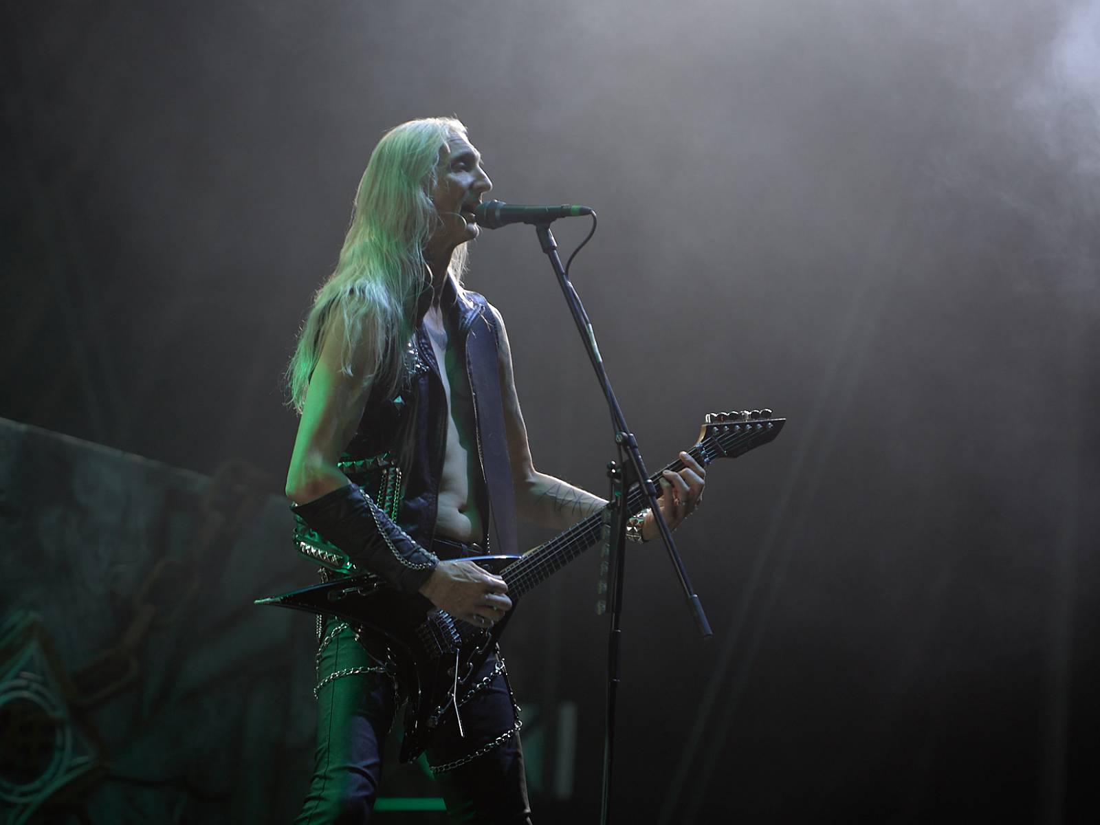 Masters of Rock, den třetí: Hammerfall vzpomínali, Floor Jansen zpívala Nightwish a Burning Witches spláchl déšť