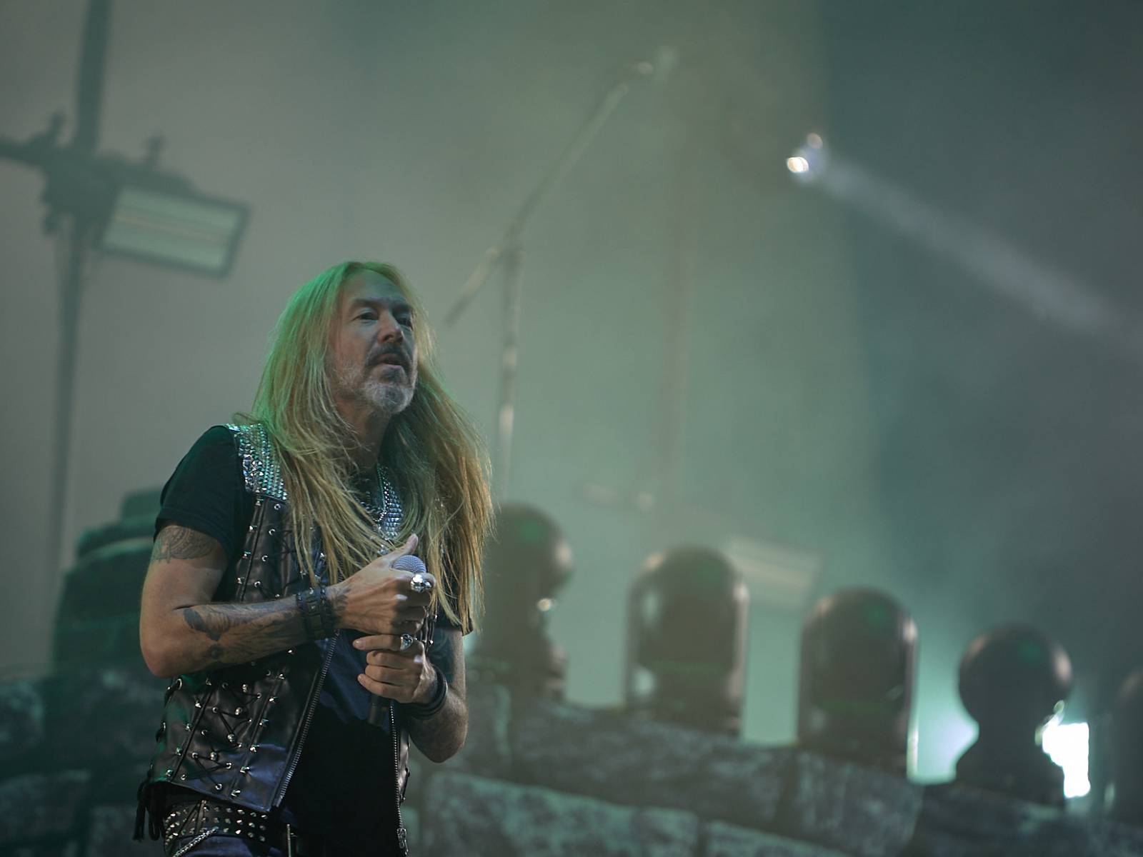 Masters of Rock, den třetí: Hammerfall vzpomínali, Floor Jansen zpívala Nightwish a Burning Witches spláchl déšť