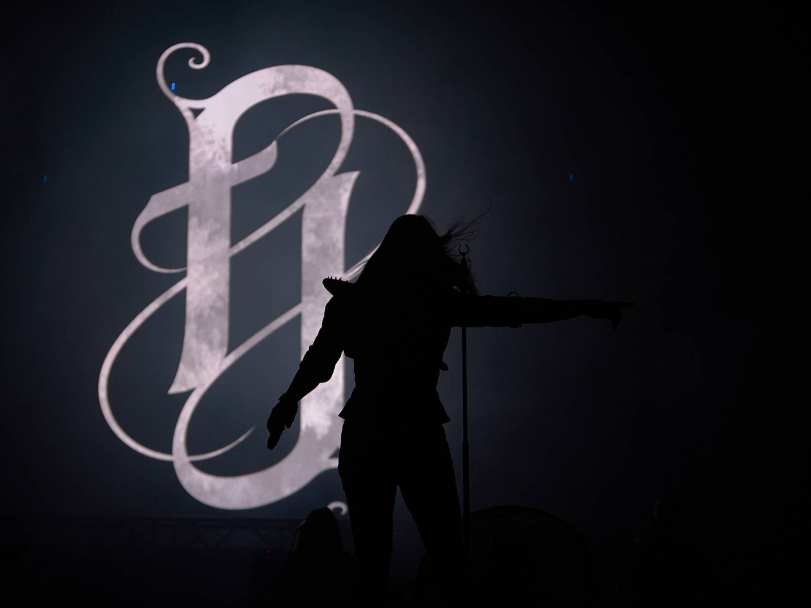 Masters of Rock, den třetí: Hammerfall vzpomínali, Floor Jansen zpívala Nightwish a Burning Witches spláchl déšť