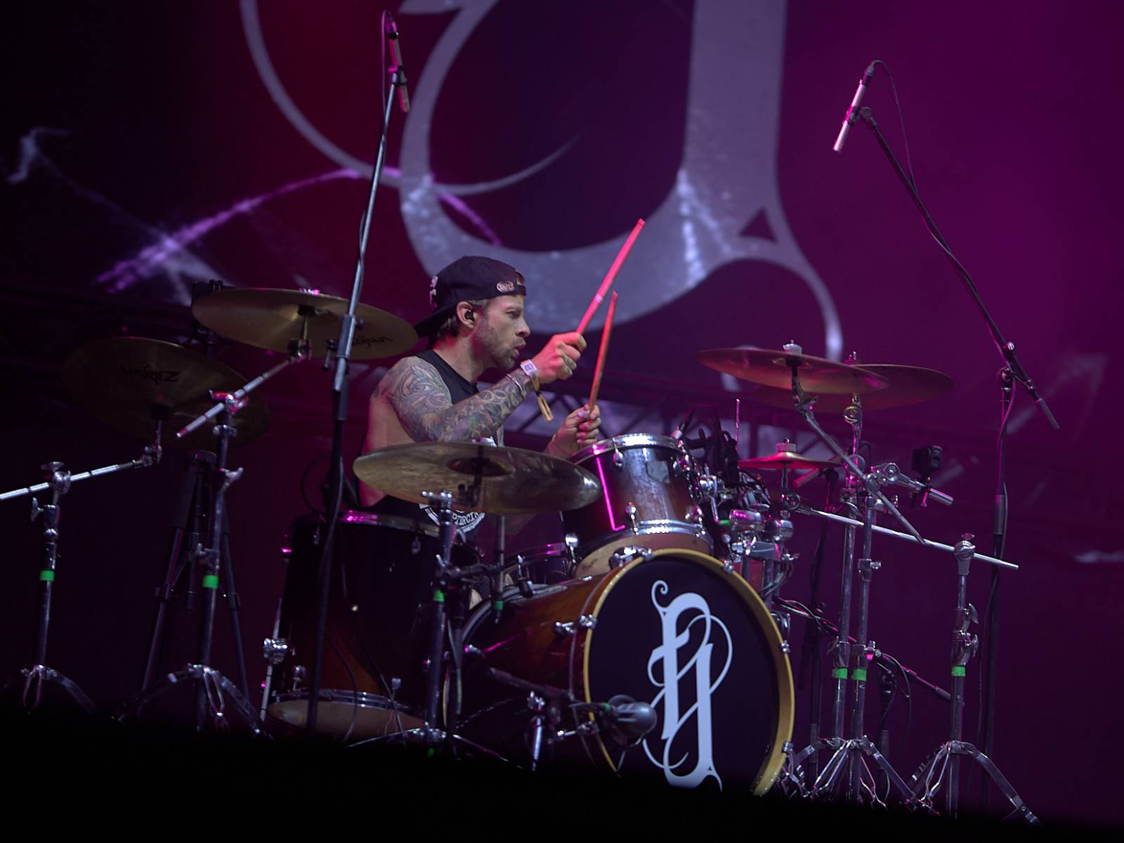 Masters of Rock, den třetí: Hammerfall vzpomínali, Floor Jansen zpívala Nightwish a Burning Witches spláchl déšť