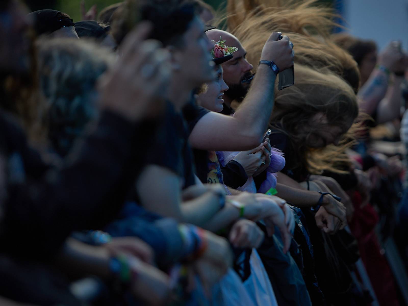 Masters of Rock, den třetí: Hammerfall vzpomínali, Floor Jansen zpívala Nightwish a Burning Witches spláchl déšť