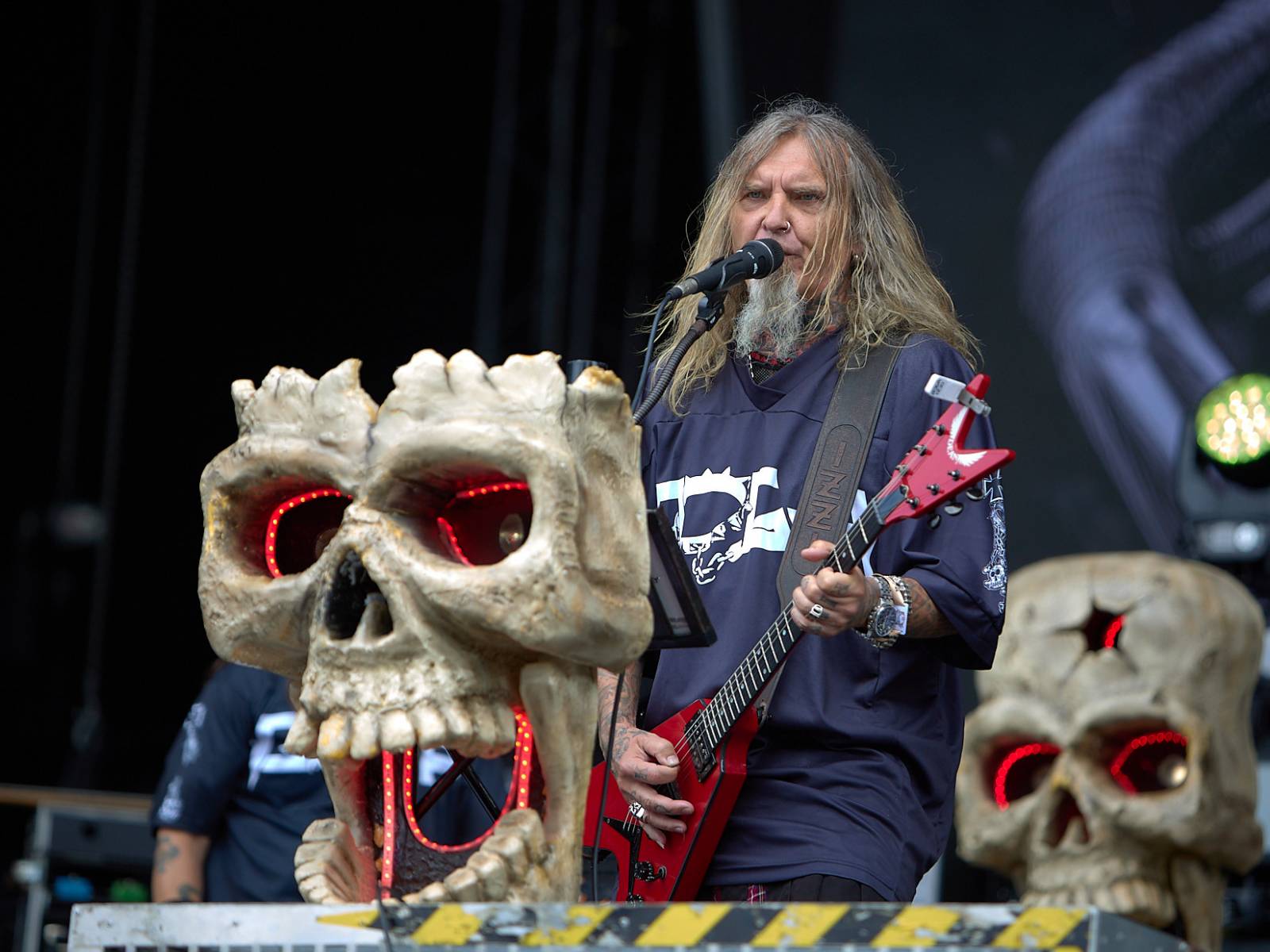 Masters of Rock, den třetí: Hammerfall vzpomínali, Floor Jansen zpívala Nightwish a Burning Witches spláchl déšť