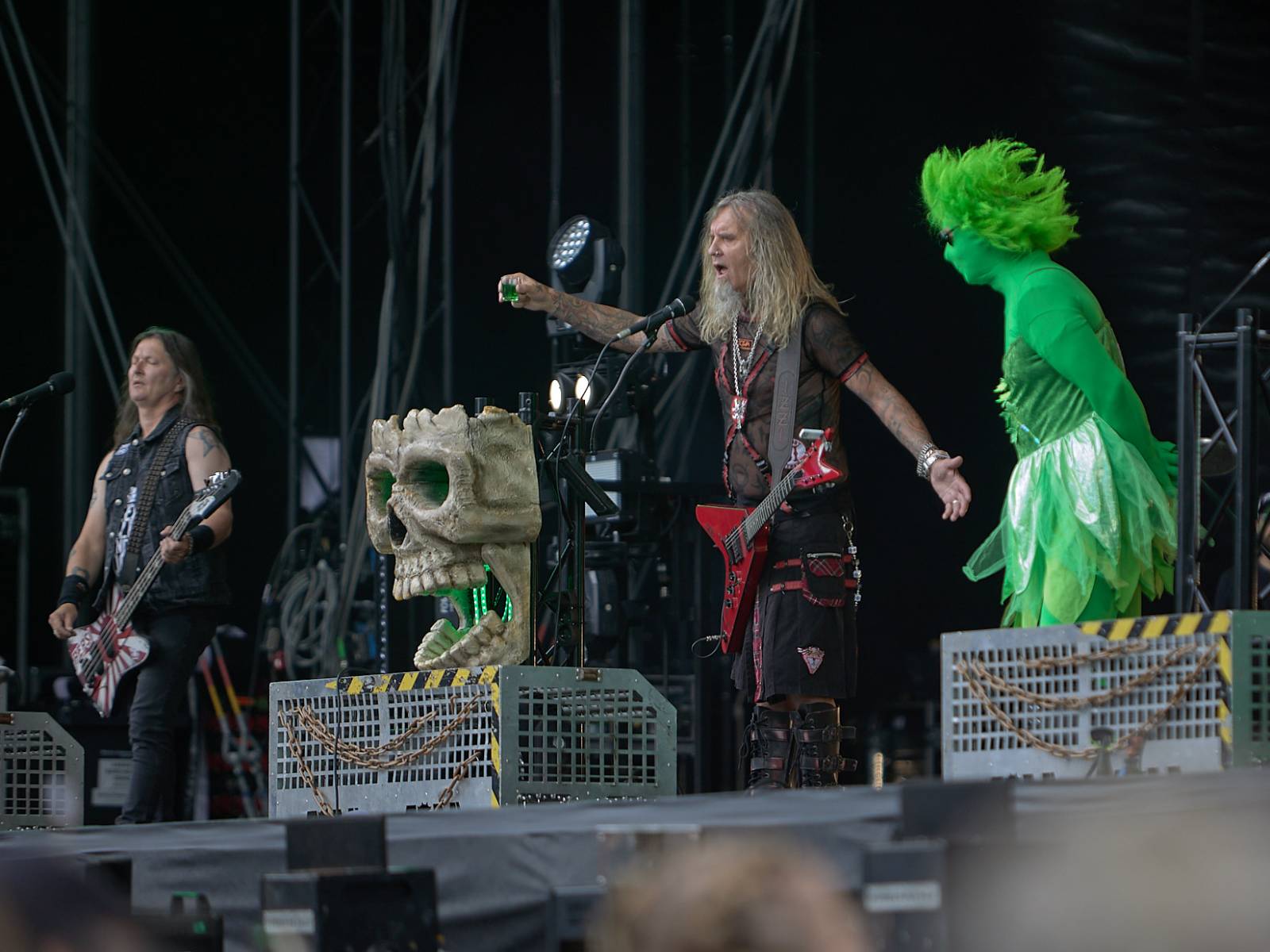 Masters of Rock, den třetí: Hammerfall vzpomínali, Floor Jansen zpívala Nightwish a Burning Witches spláchl déšť