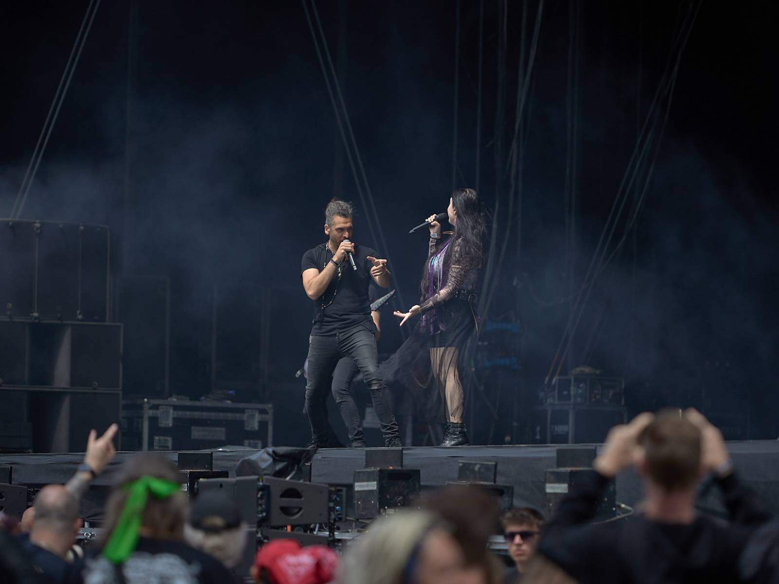 Masters of Rock, den třetí: Hammerfall vzpomínali, Floor Jansen zpívala Nightwish a Burning Witches spláchl déšť