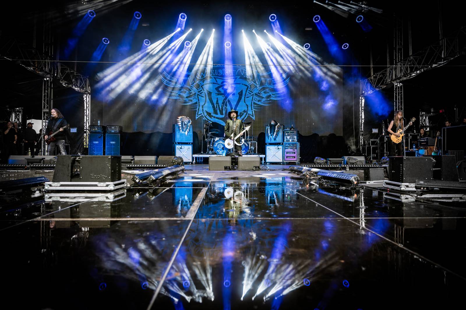 Hrady CZ na Točníku: Druhý den ovládl Kabát, Wanastowi Vjecy vsadili na své hity a překvapení v podobě Lucie 