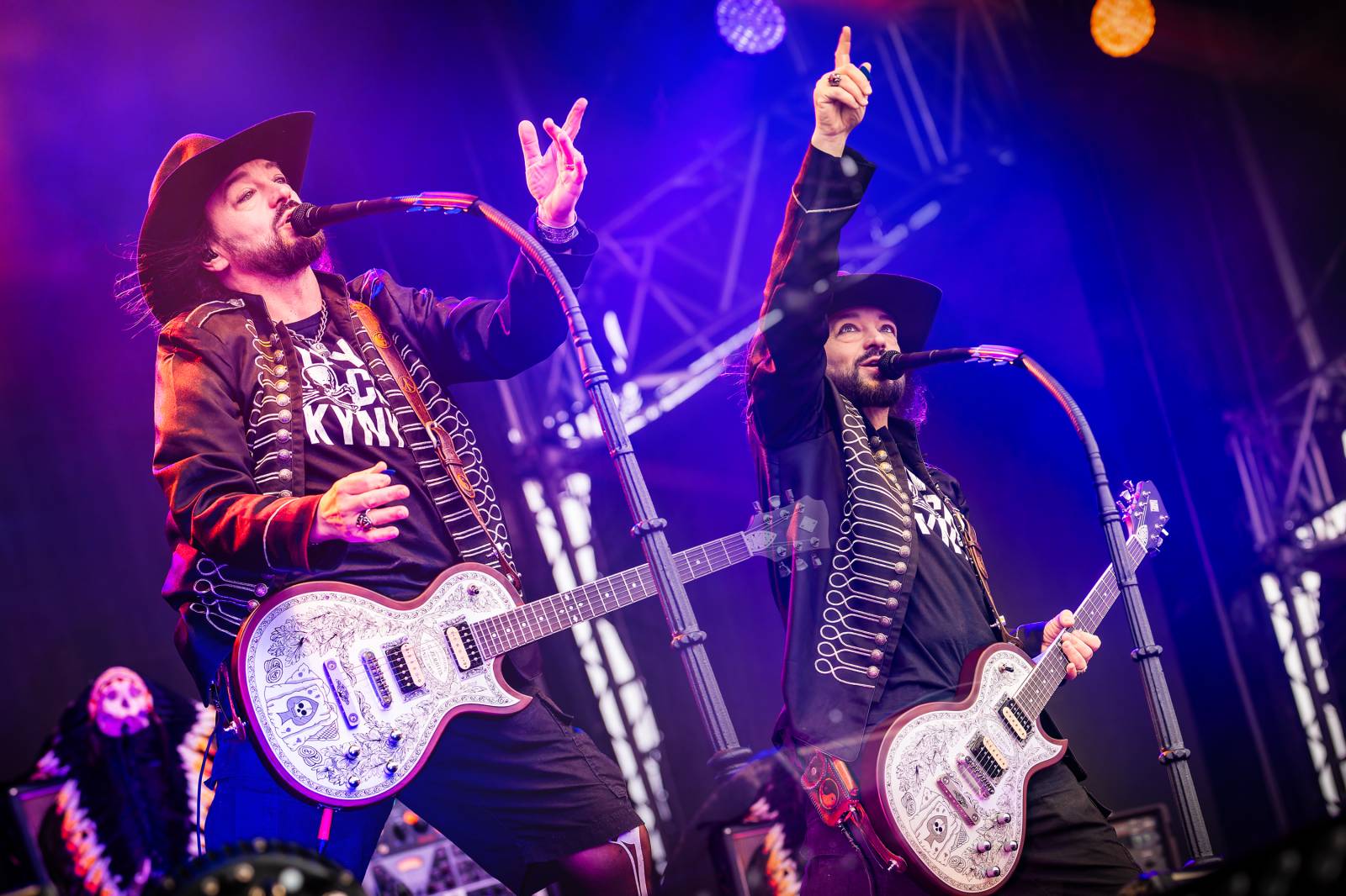 Hrady CZ na Točníku: Druhý den ovládl Kabát, Wanastowi Vjecy vsadili na své hity a překvapení v podobě Lucie 