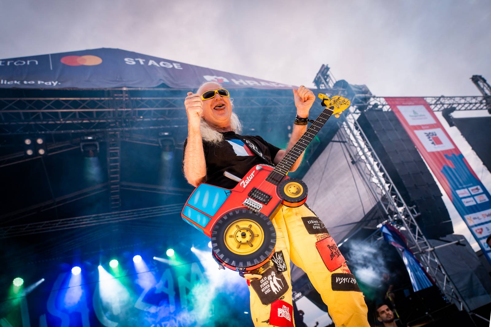 Hrady CZ na Točníku: Druhý den ovládl Kabát, Wanastowi Vjecy vsadili na své hity a překvapení v podobě Lucie 