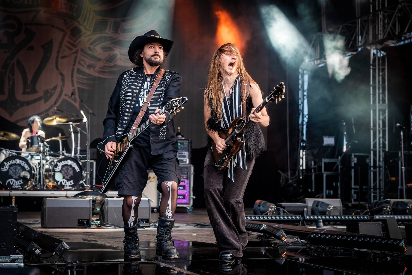 Hrady CZ na Točníku: Druhý den ovládl Kabát, Wanastowi Vjecy vsadili na své hity a překvapení v podobě Lucie 