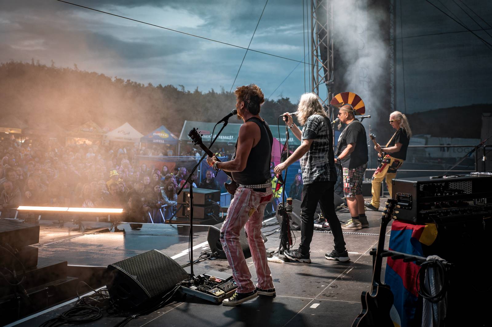 Hrady CZ na Točníku: Druhý den ovládl Kabát, Wanastowi Vjecy vsadili na své hity a překvapení v podobě Lucie 