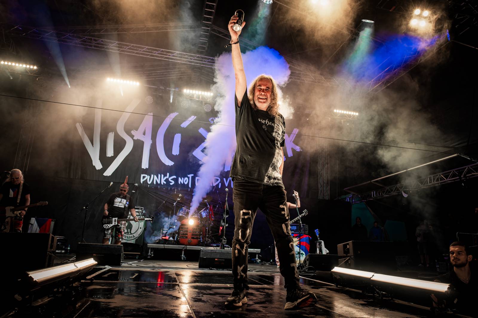 Hrady CZ na Točníku: Druhý den ovládl Kabát, Wanastowi Vjecy vsadili na své hity a překvapení v podobě Lucie 