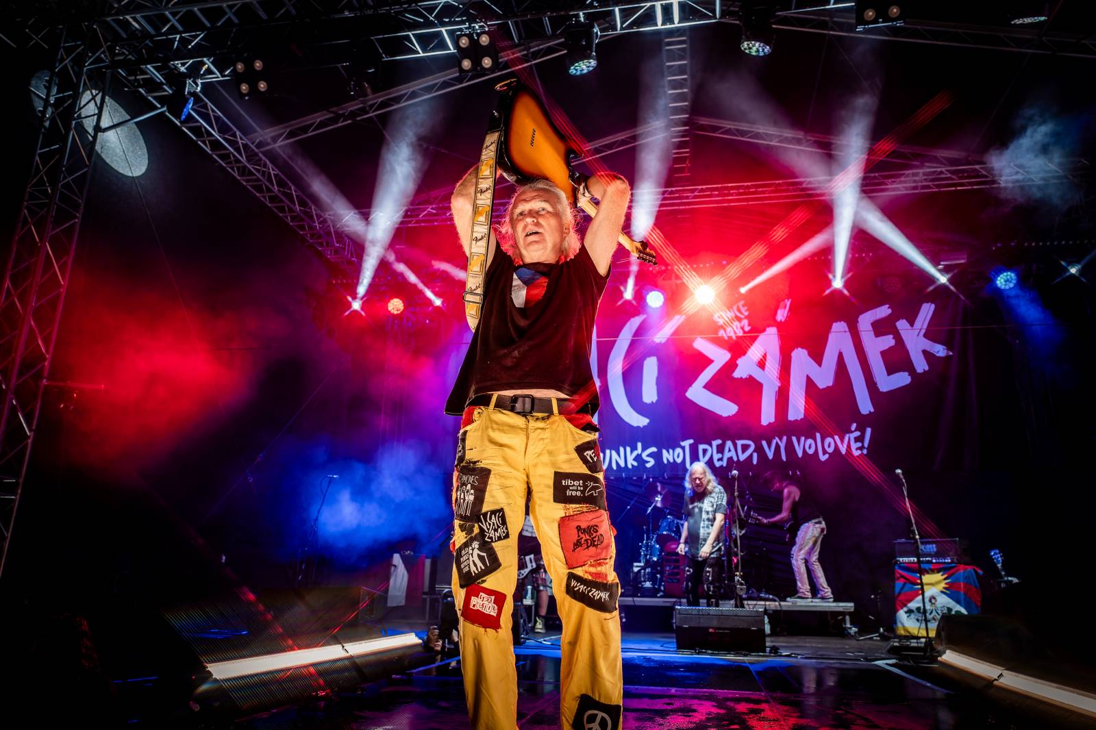 Hrady CZ na Točníku: Druhý den ovládl Kabát, Wanastowi Vjecy vsadili na své hity a překvapení v podobě Lucie 