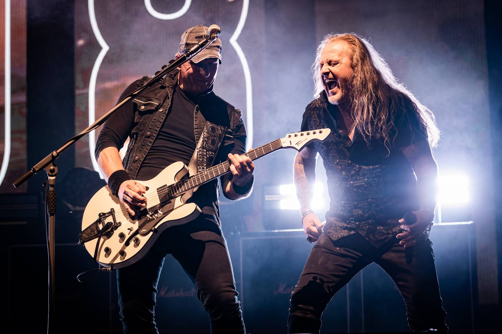 Hrady CZ na Točníku: Druhý den ovládl Kabát, Wanastowi Vjecy vsadili na své hity a překvapení v podobě Lucie 