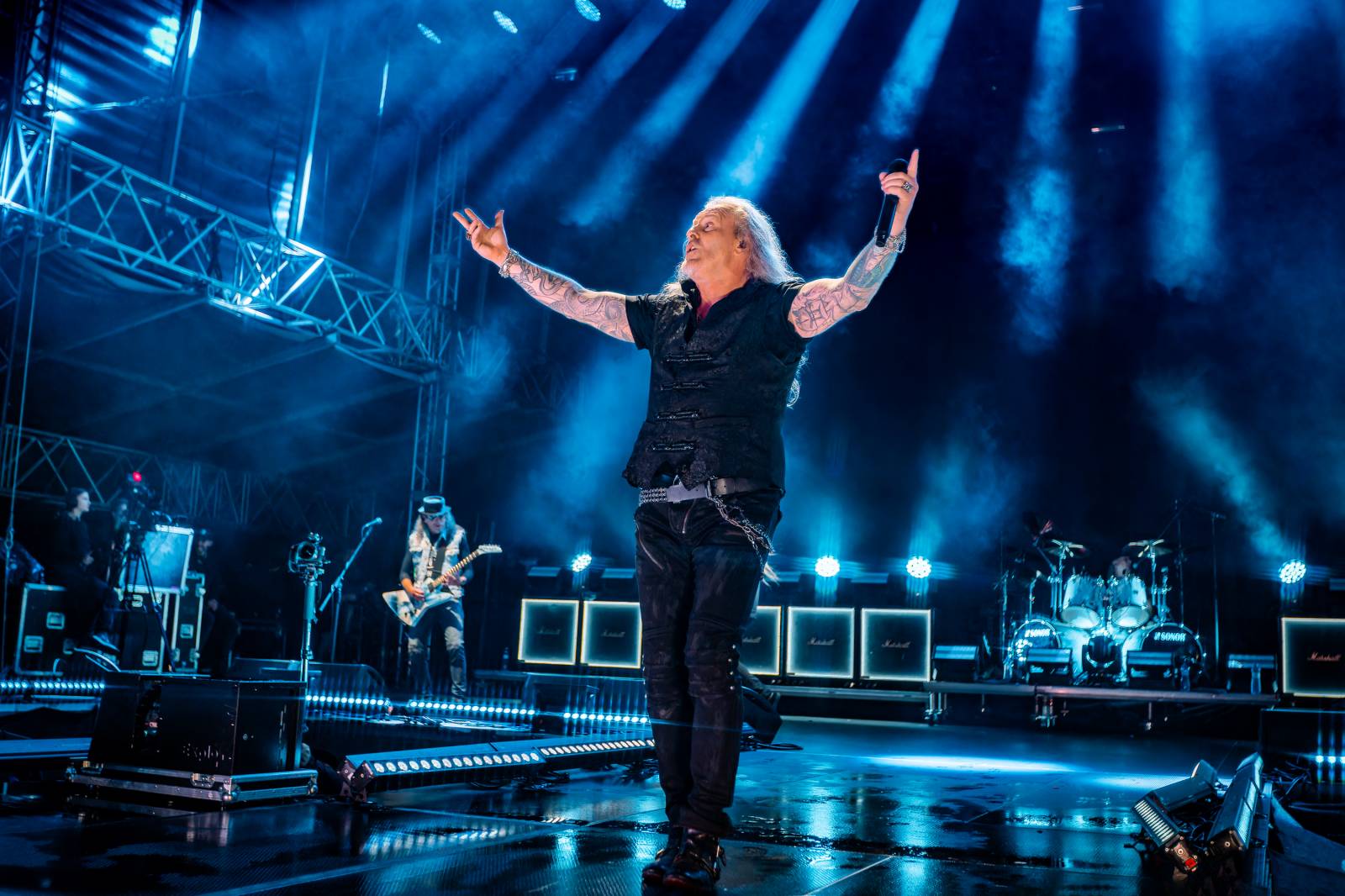 Hrady CZ na Točníku: Druhý den ovládl Kabát, Wanastowi Vjecy vsadili na své hity a překvapení v podobě Lucie 