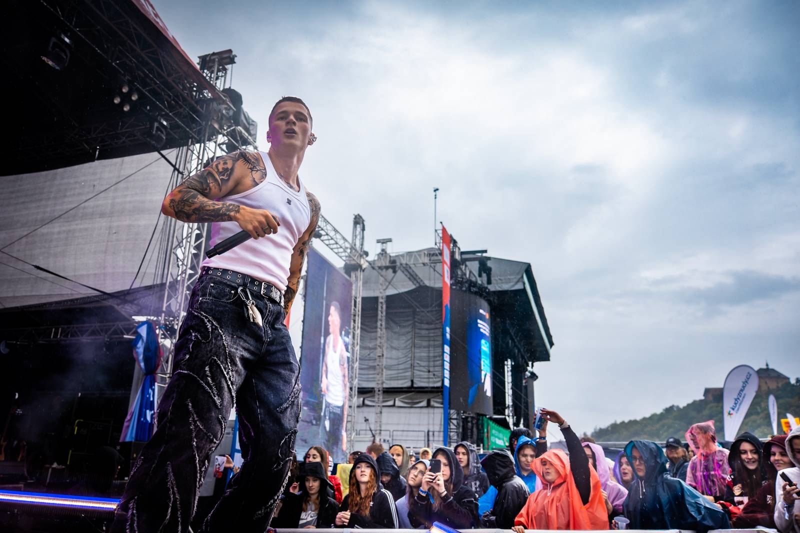 Hrady CZ na Točníku: Druhý den ovládl Kabát, Wanastowi Vjecy vsadili na své hity a překvapení v podobě Lucie 