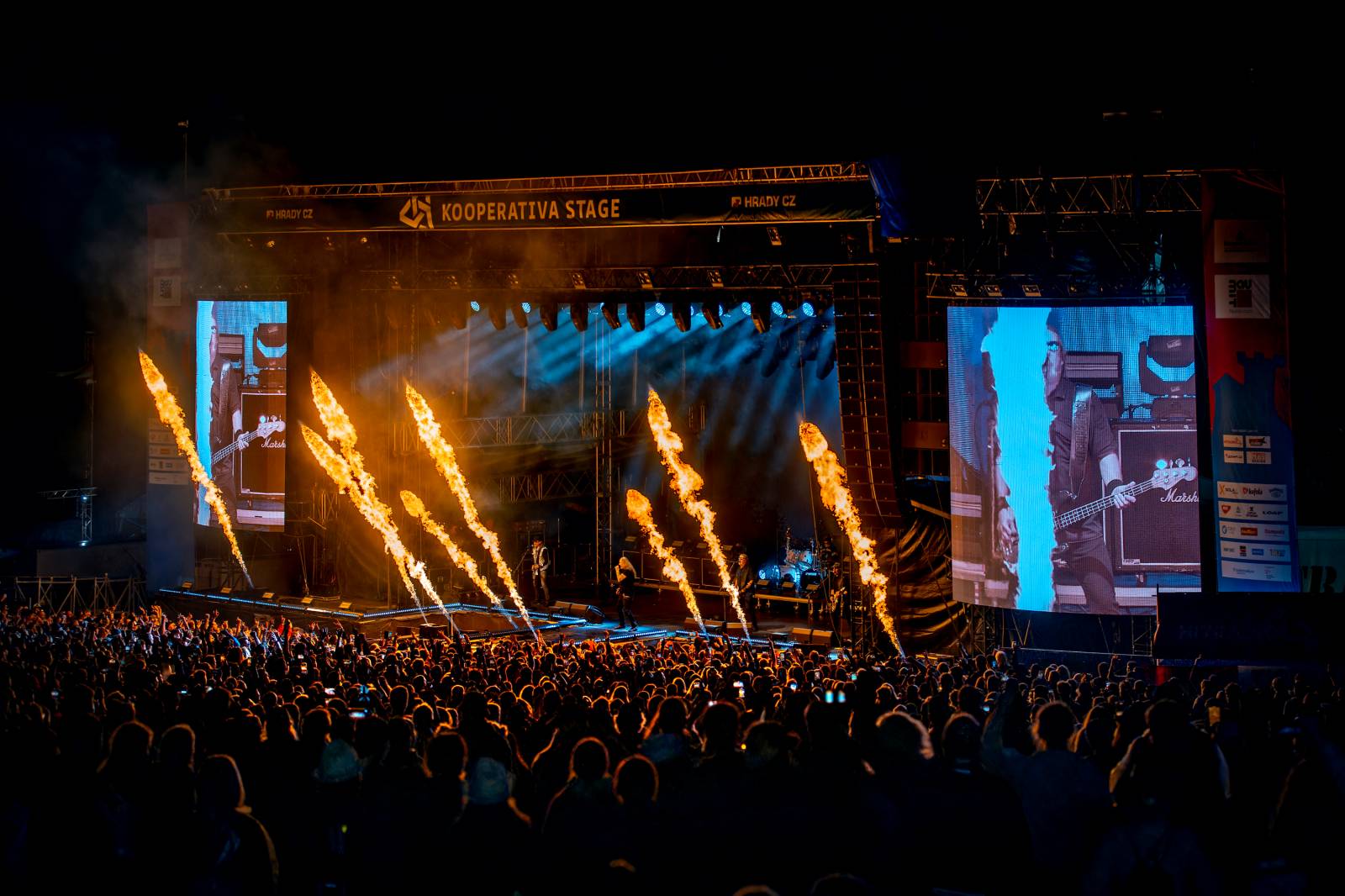 Hrady CZ na Točníku: Druhý den ovládl Kabát, Wanastowi Vjecy vsadili na své hity a překvapení v podobě Lucie 