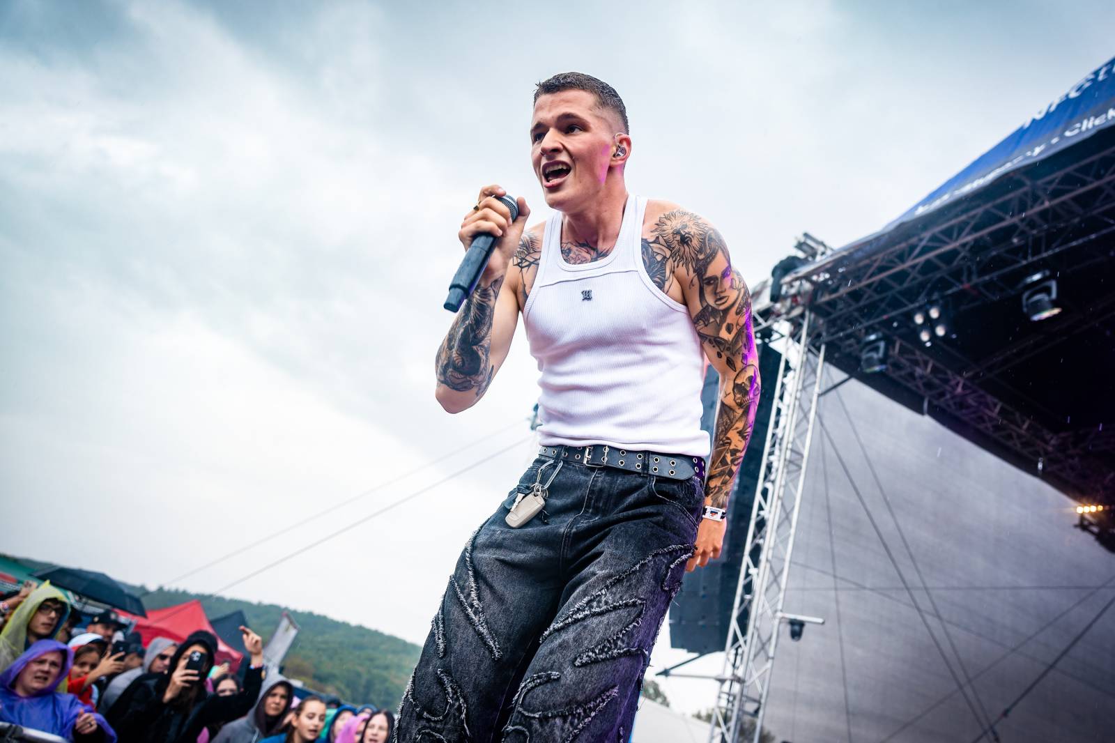 Hrady CZ na Točníku: Druhý den ovládl Kabát, Wanastowi Vjecy vsadili na své hity a překvapení v podobě Lucie 