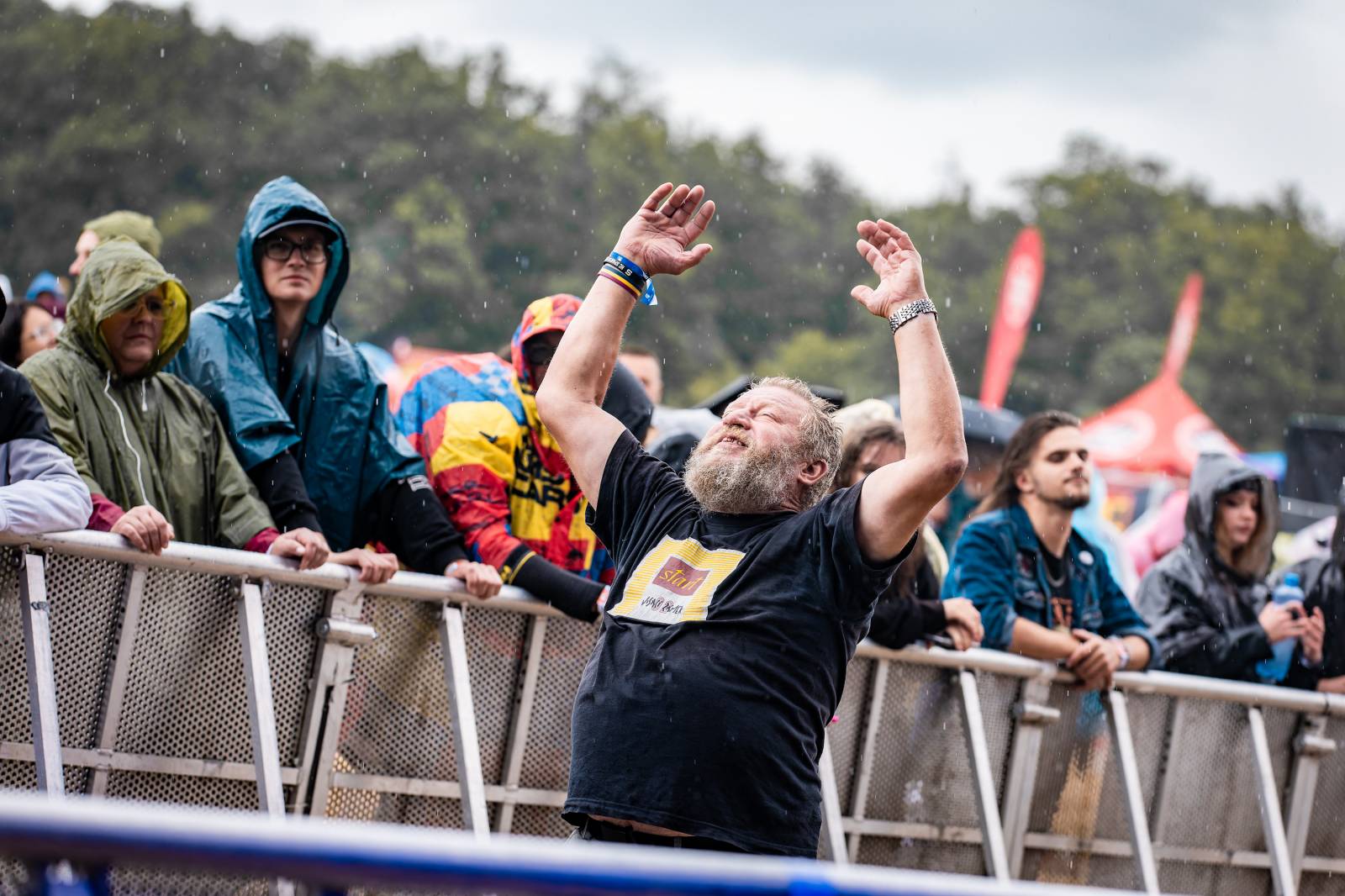 Hrady CZ na Točníku: Druhý den ovládl Kabát, Wanastowi Vjecy vsadili na své hity a překvapení v podobě Lucie 