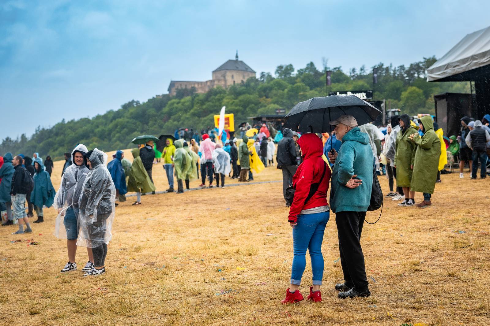 Hrady CZ na Točníku: Druhý den ovládl Kabát, Wanastowi Vjecy vsadili na své hity a překvapení v podobě Lucie 