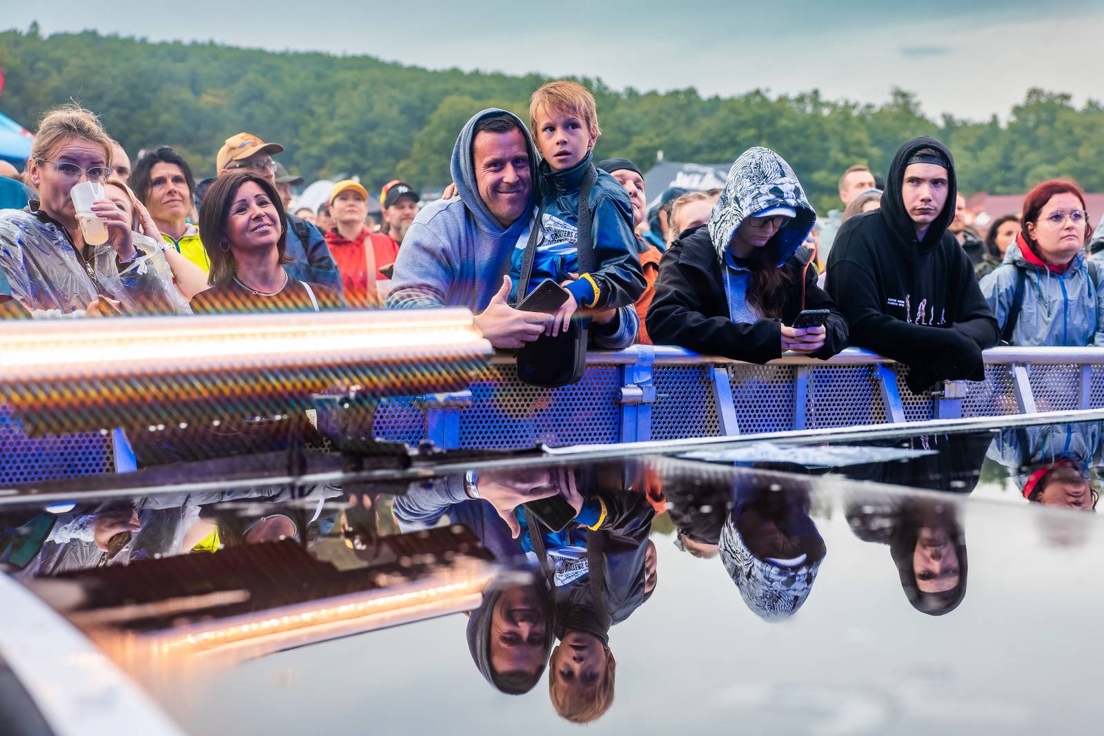 Hrady CZ na Točníku: Druhý den ovládl Kabát, Wanastowi Vjecy vsadili na své hity a překvapení v podobě Lucie 