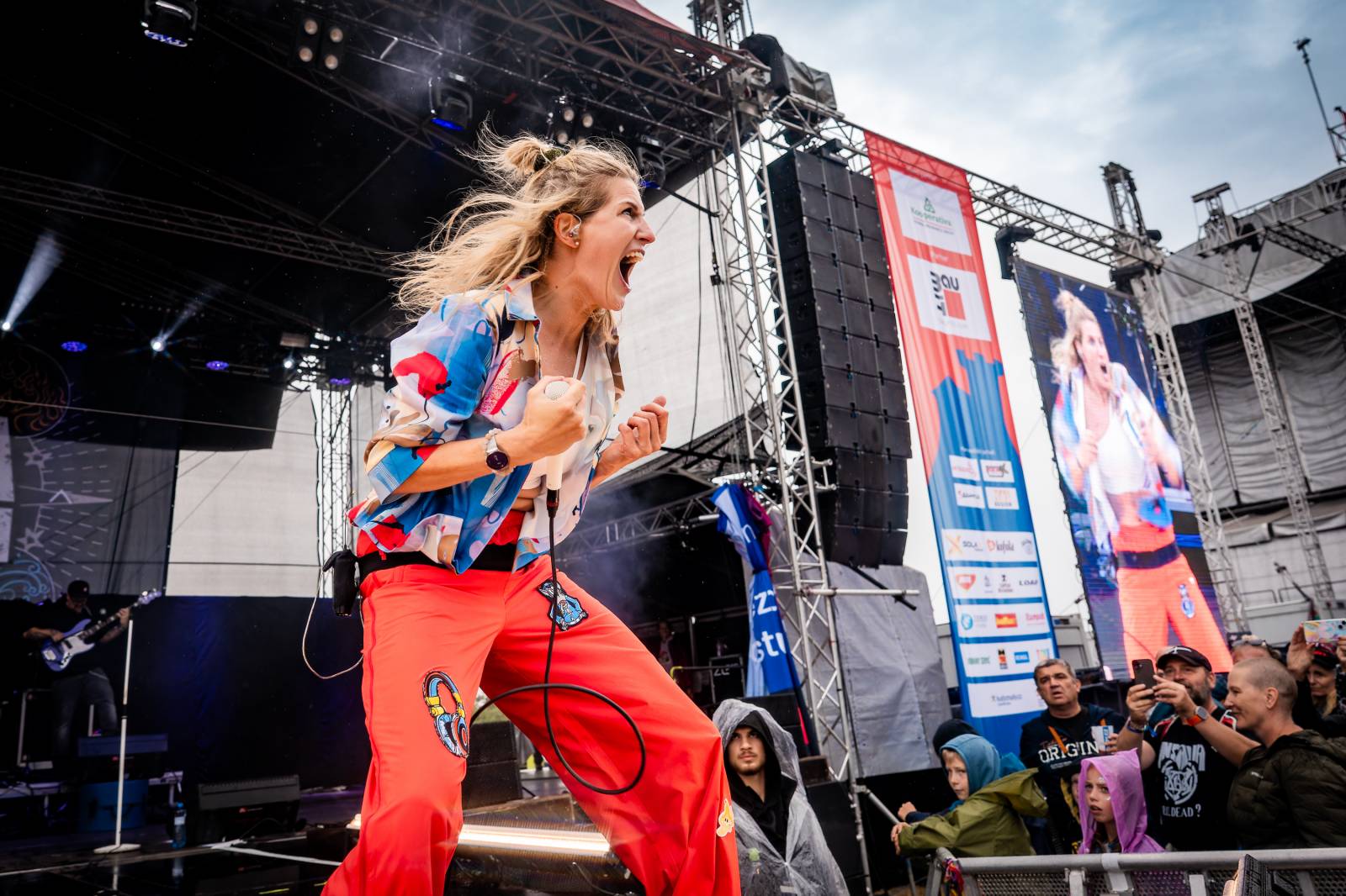 Hrady CZ na Točníku: Druhý den ovládl Kabát, Wanastowi Vjecy vsadili na své hity a překvapení v podobě Lucie 