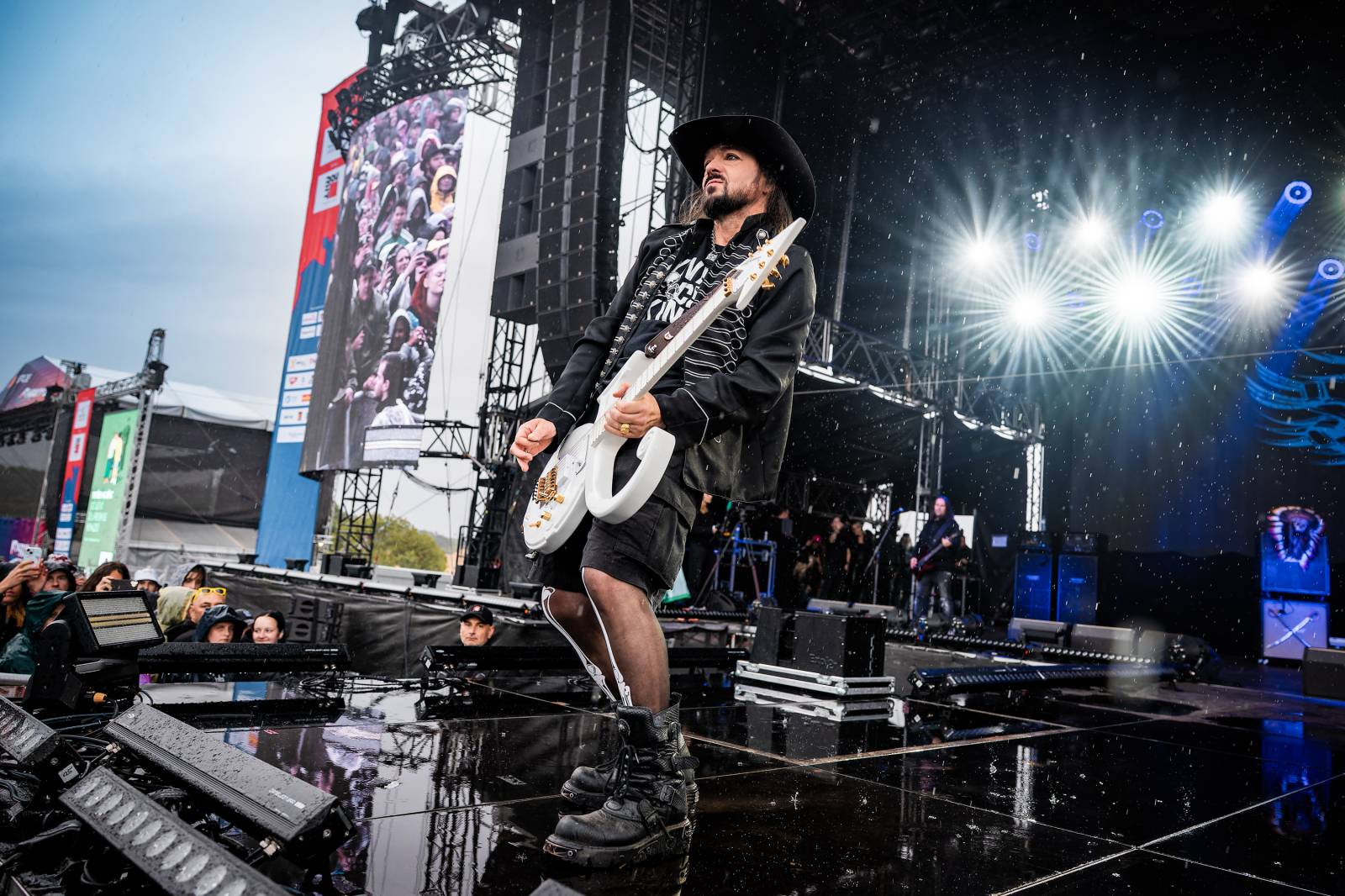 Hrady CZ na Točníku: Druhý den ovládl Kabát, Wanastowi Vjecy vsadili na své hity a překvapení v podobě Lucie 