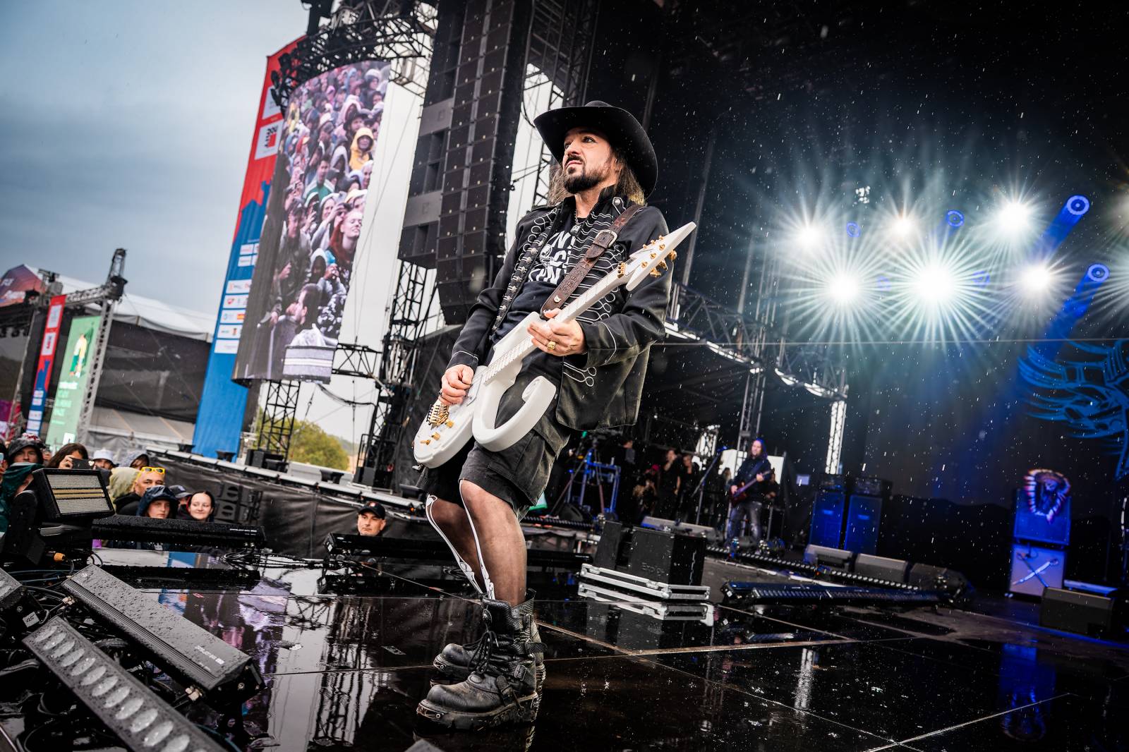 Hrady CZ na Točníku: Druhý den ovládl Kabát, Wanastowi Vjecy vsadili na své hity a překvapení v podobě Lucie 