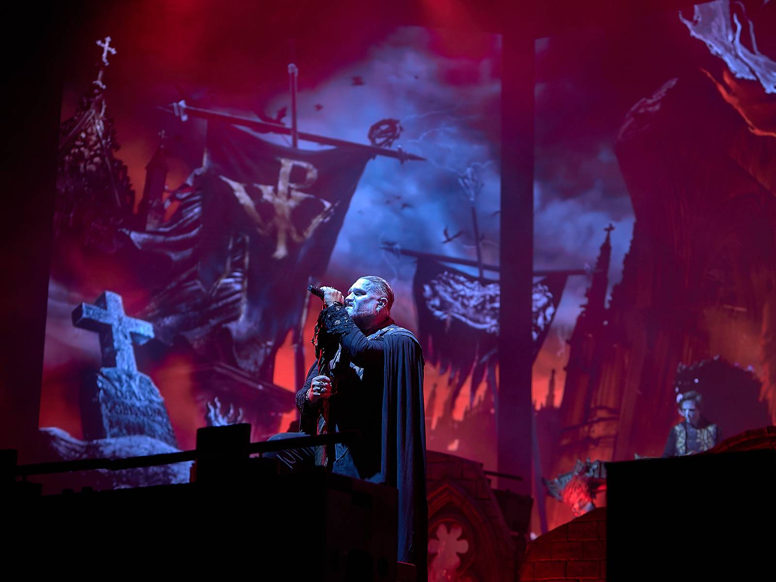 Masters of Rock, den čtvrtý: Ohnivé finále Powerwolf, skandování The HU a skákání s Korpiklaani