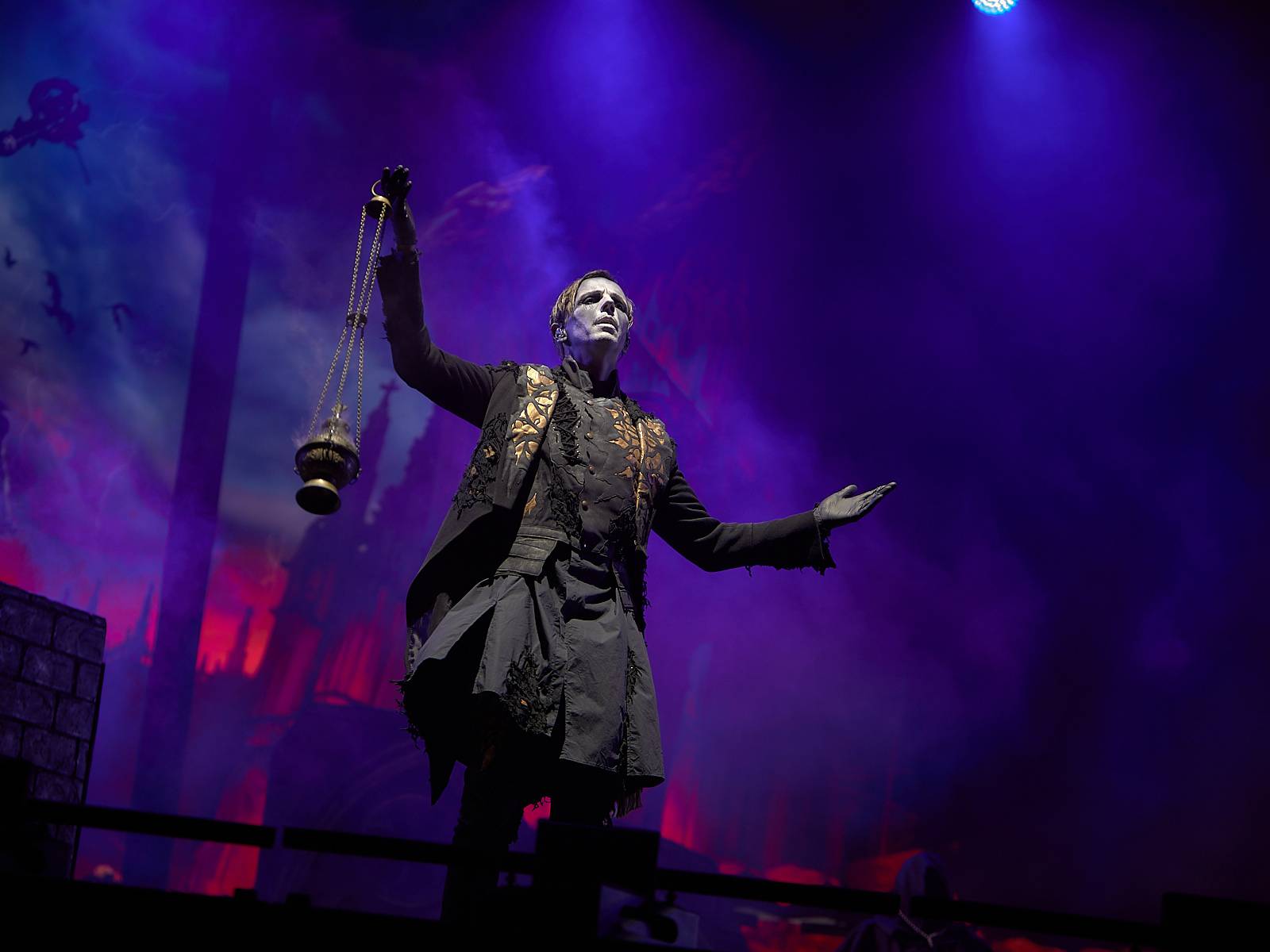 Masters of Rock, den čtvrtý: Ohnivé finále Powerwolf, skandování The HU a skákání s Korpiklaani