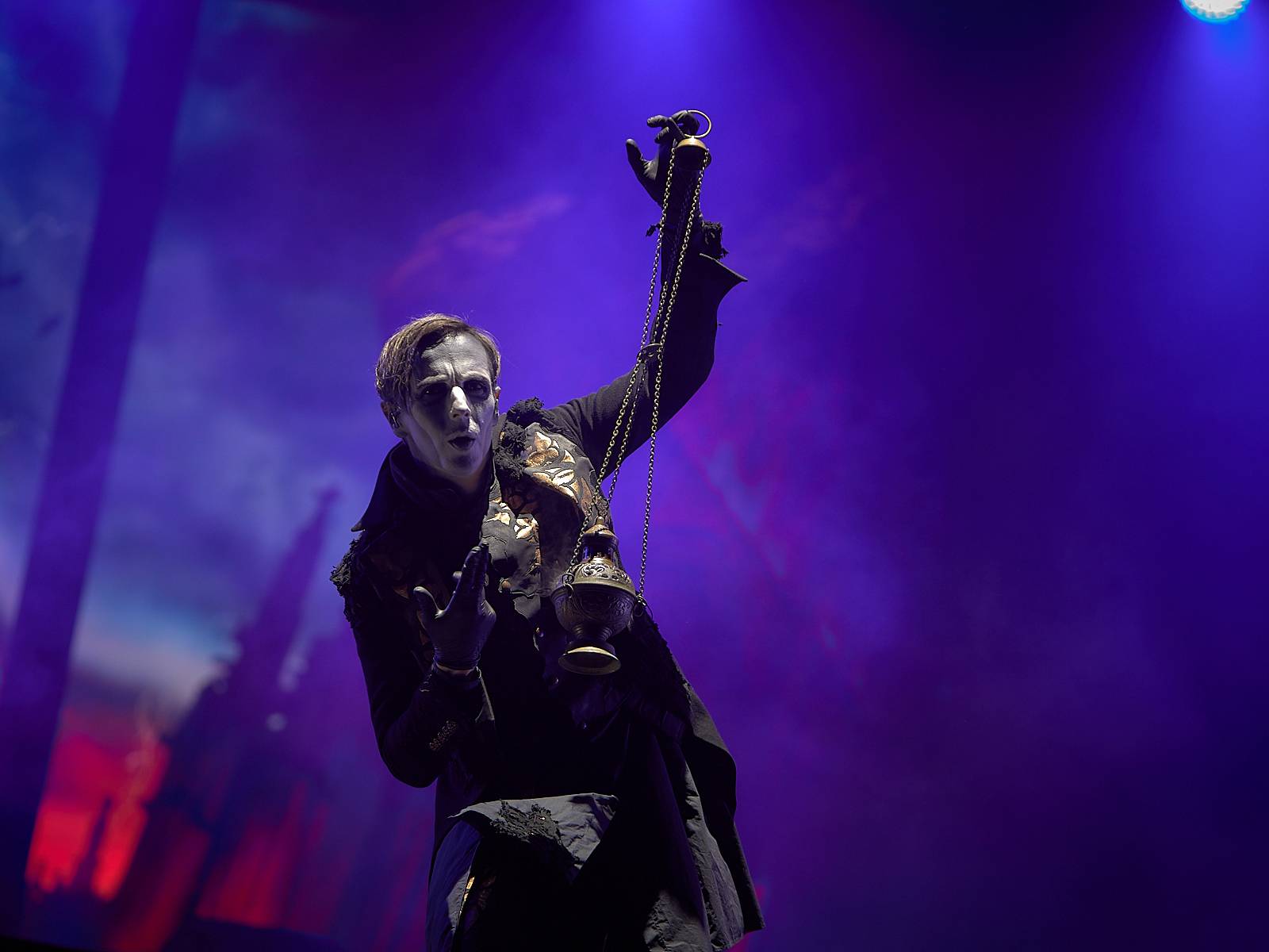 Masters of Rock, den čtvrtý: Ohnivé finále Powerwolf, skandování The HU a skákání s Korpiklaani