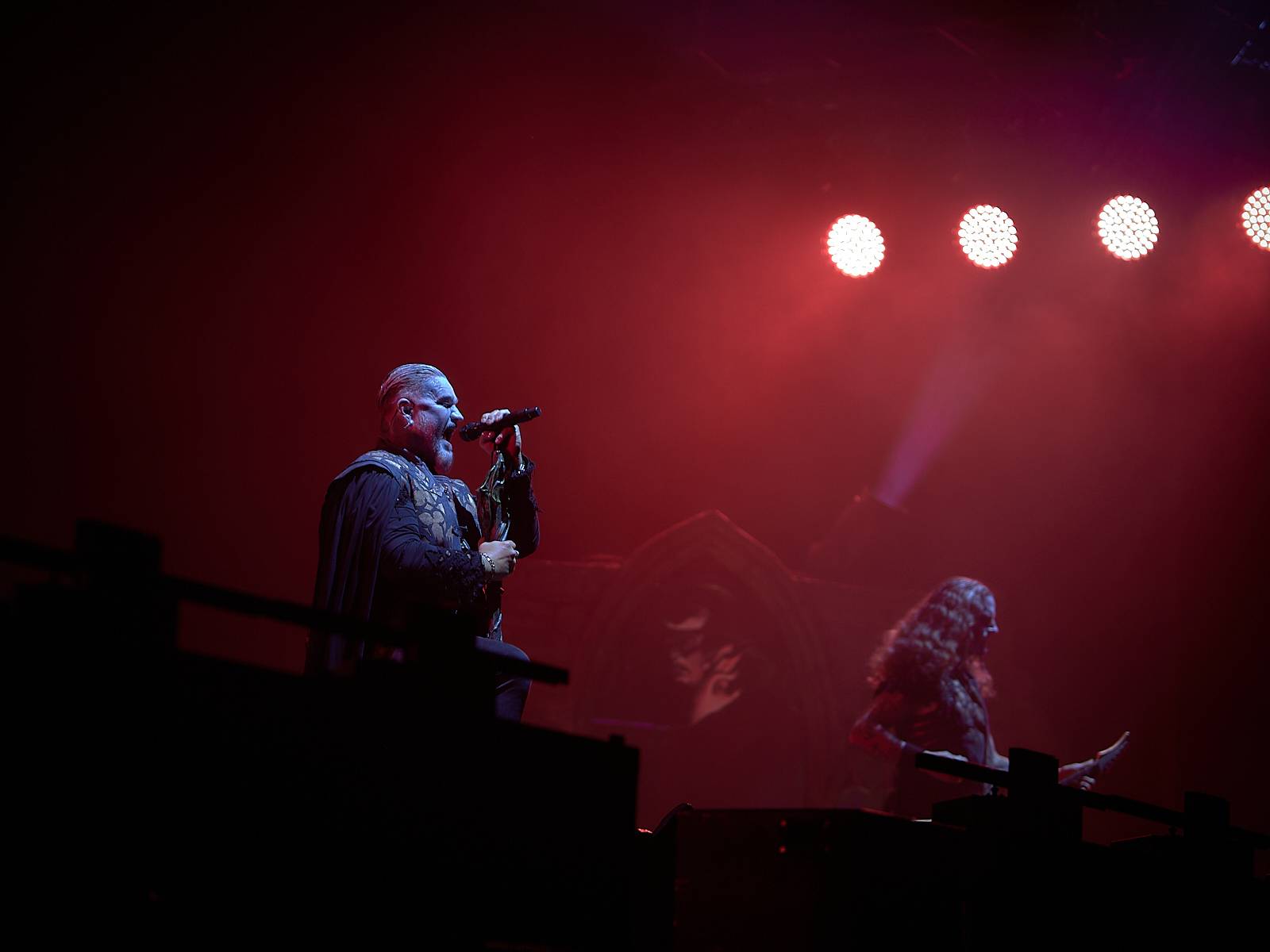 Masters of Rock, den čtvrtý: Ohnivé finále Powerwolf, skandování The HU a skákání s Korpiklaani