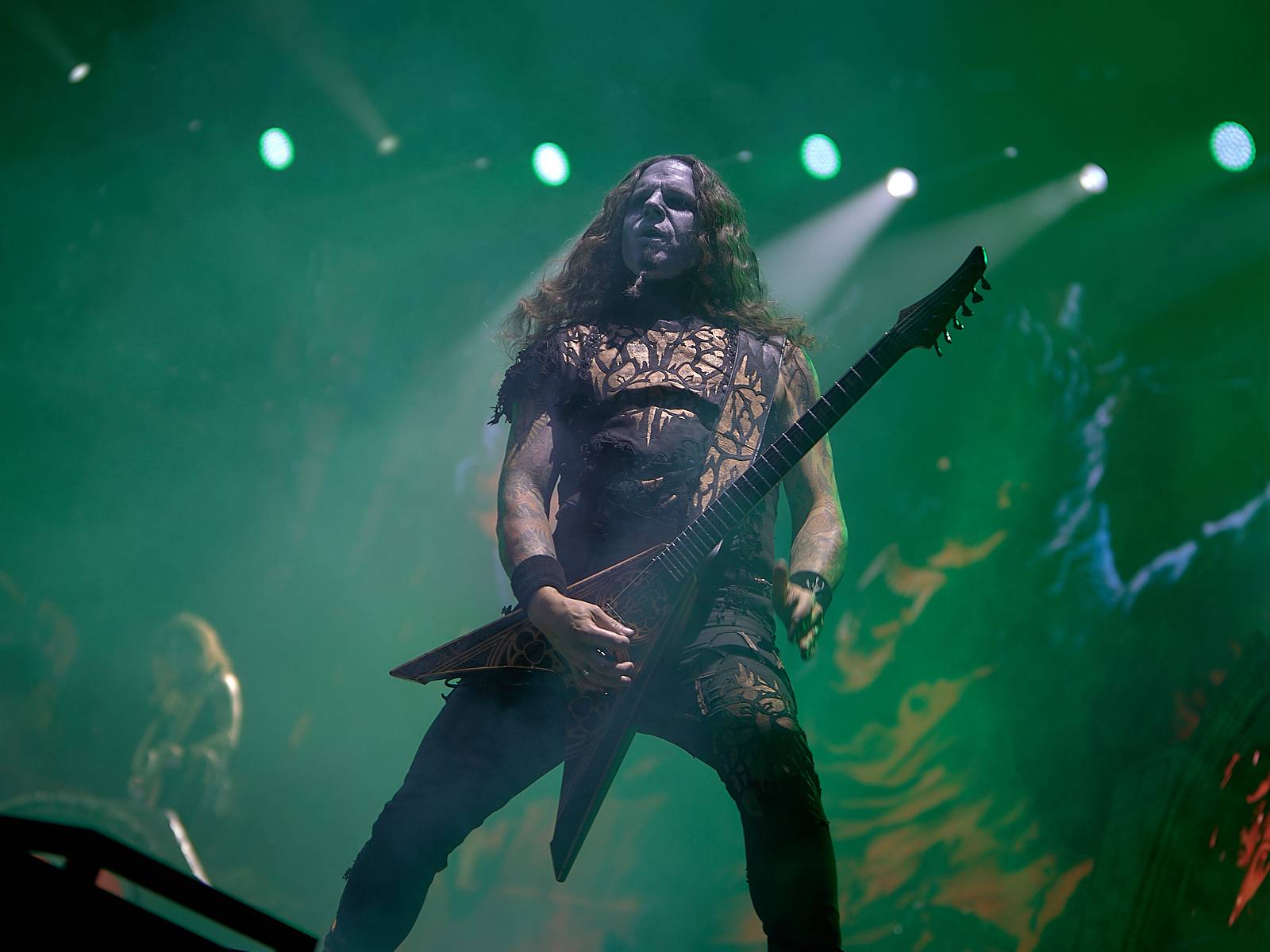 Masters of Rock, den čtvrtý: Ohnivé finále Powerwolf, skandování The HU a skákání s Korpiklaani