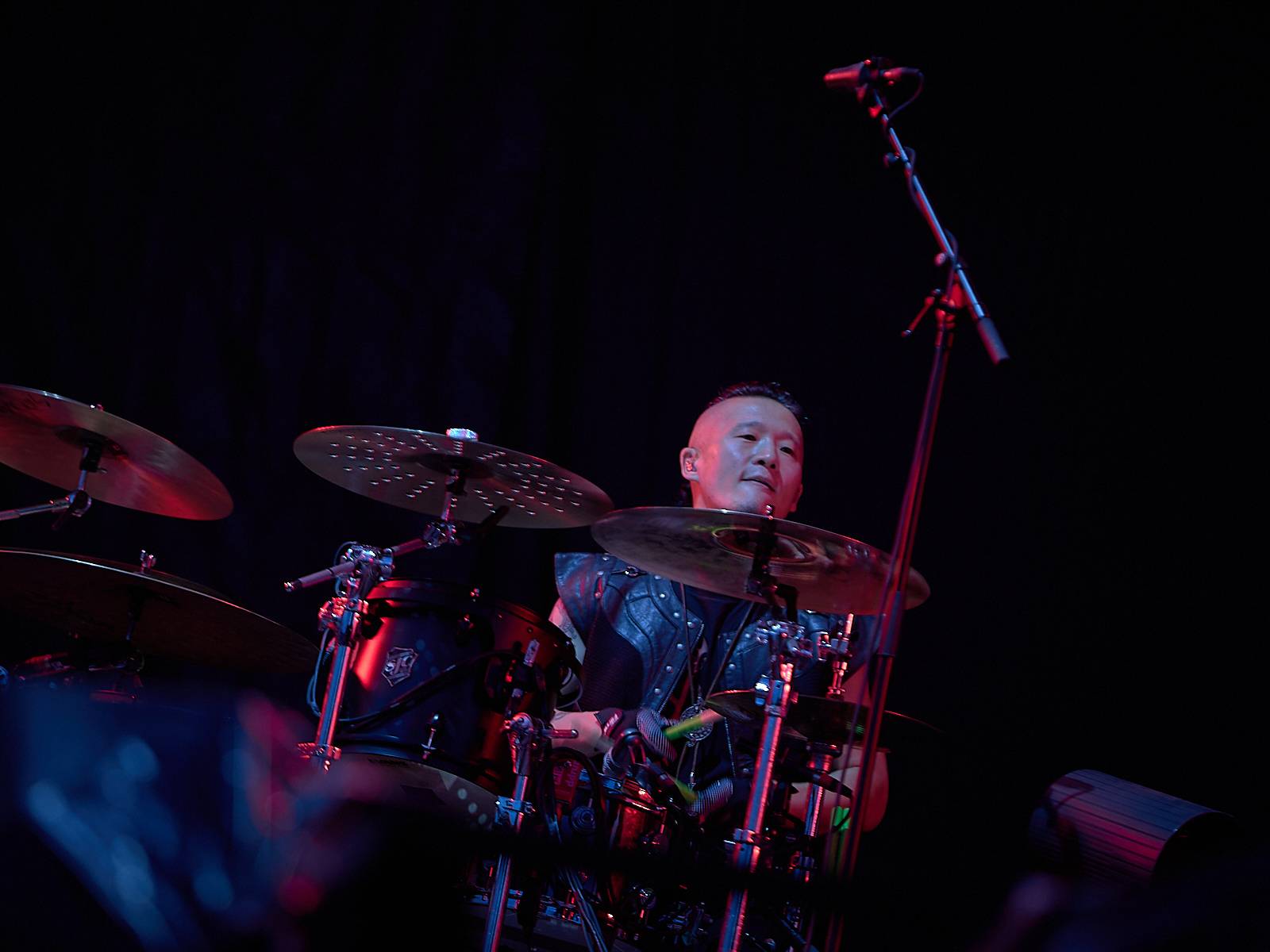 Masters of Rock, den čtvrtý: Ohnivé finále Powerwolf, skandování The HU a skákání s Korpiklaani