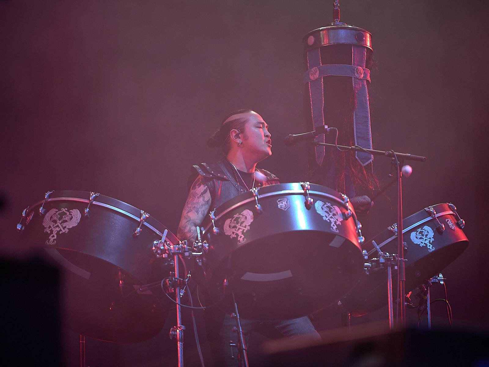 Masters of Rock, den čtvrtý: Ohnivé finále Powerwolf, skandování The HU a skákání s Korpiklaani