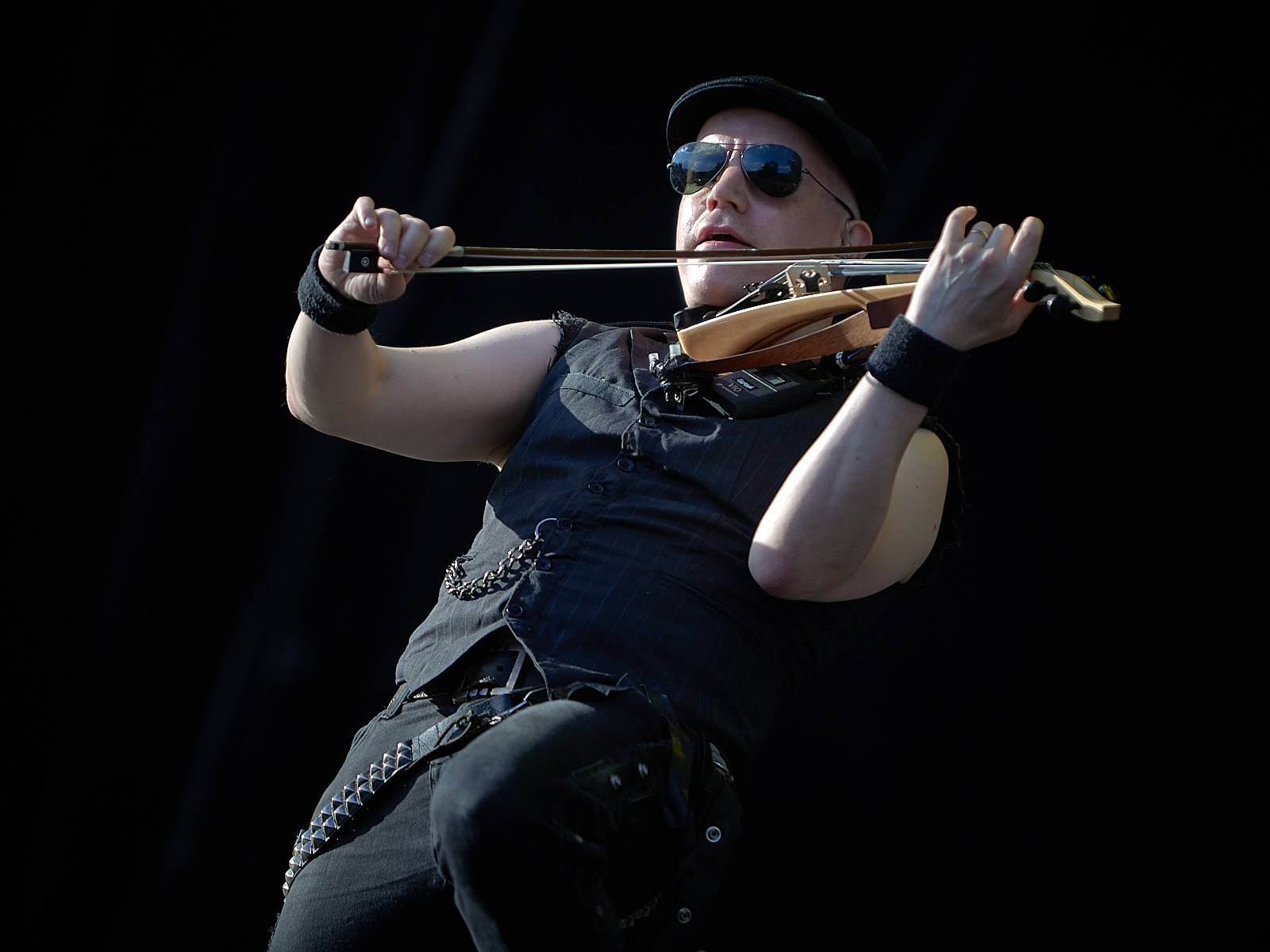 Masters of Rock, den čtvrtý: Ohnivé finále Powerwolf, skandování The HU a skákání s Korpiklaani