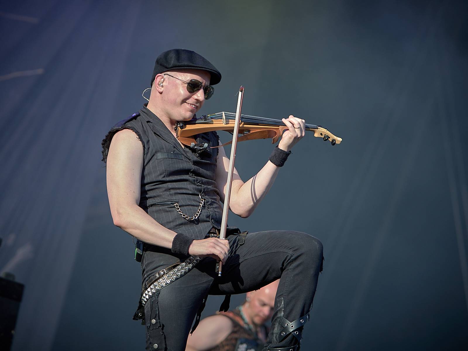 Masters of Rock, den čtvrtý: Ohnivé finále Powerwolf, skandování The HU a skákání s Korpiklaani