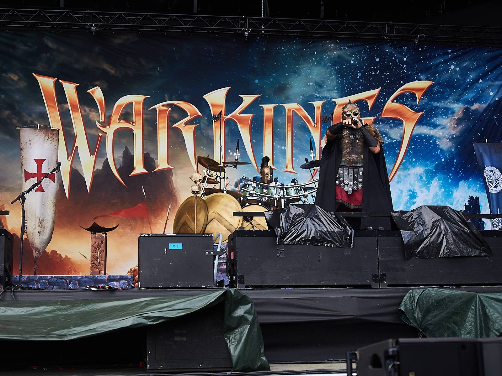 Masters of Rock, den čtvrtý: Ohnivé finále Powerwolf, skandování The HU a skákání s Korpiklaani