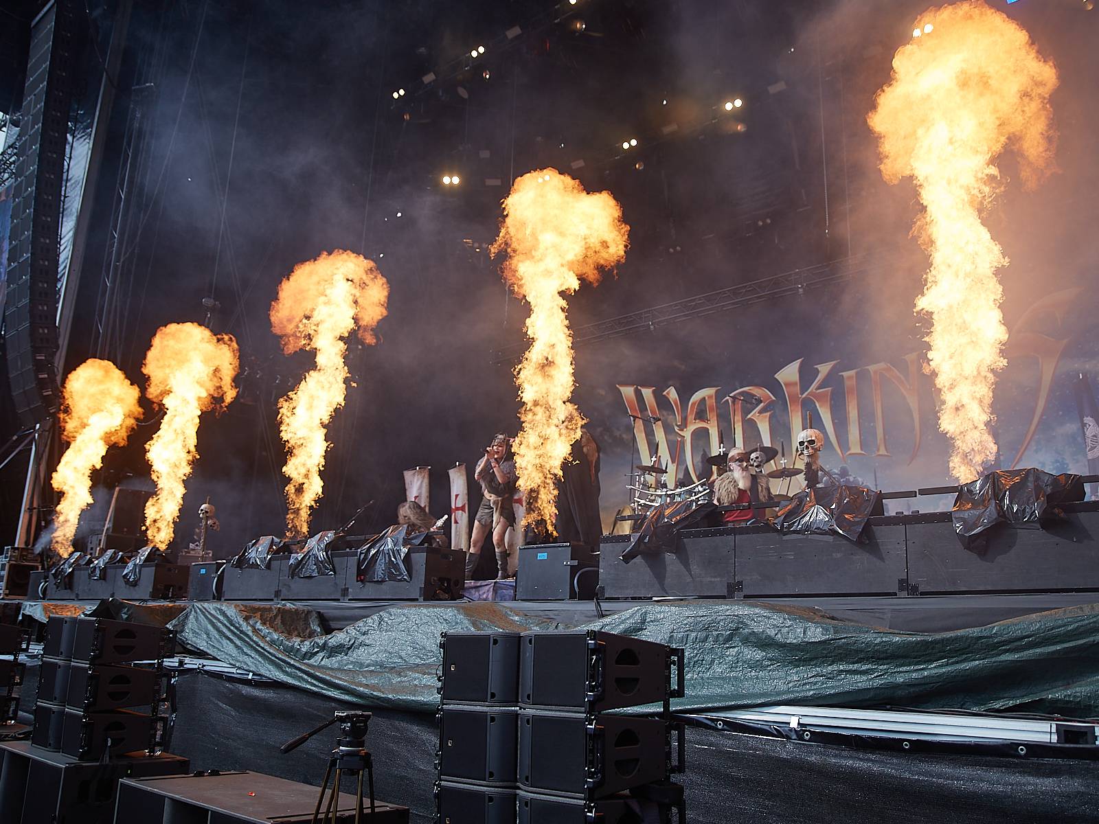 Masters of Rock, den čtvrtý: Ohnivé finále Powerwolf, skandování The HU a skákání s Korpiklaani