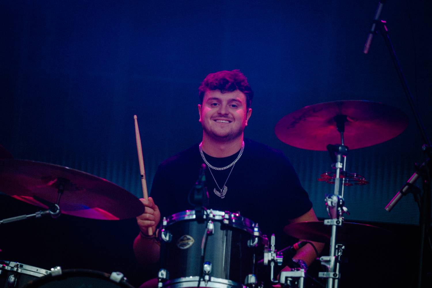 Festival Colours of Ostrava odstartoval. První den pod taktovkou Stinga, Shaggyho či Bena Cristovao se Sofianem Medjmedj