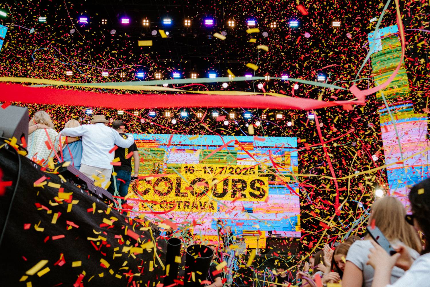 Festival Colours of Ostrava odstartoval. První den pod taktovkou Stinga, Shaggyho či Bena Cristovao se Sofianem Medjmedj