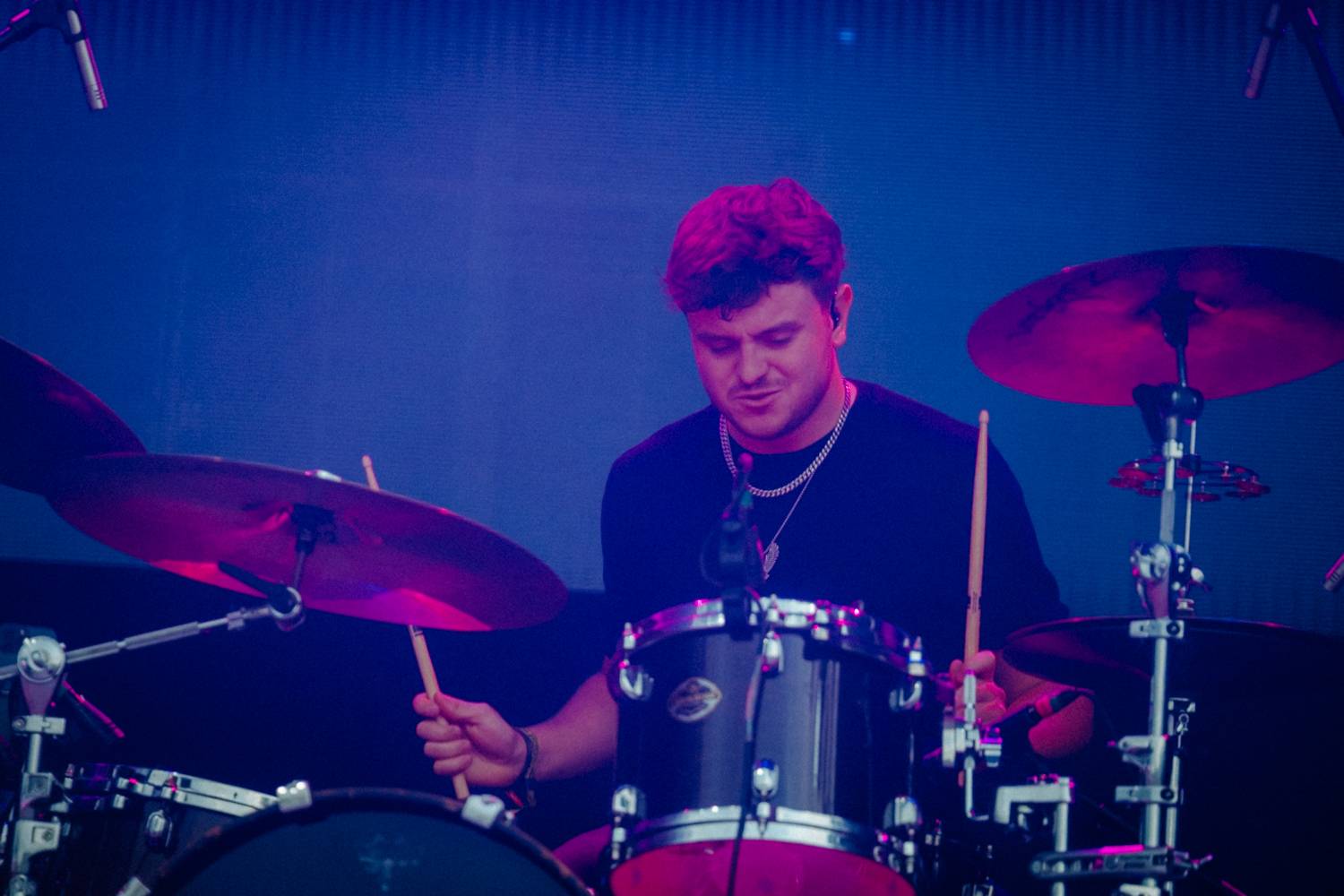 Festival Colours of Ostrava odstartoval. První den pod taktovkou Stinga, Shaggyho či Bena Cristovao se Sofianem Medjmedj