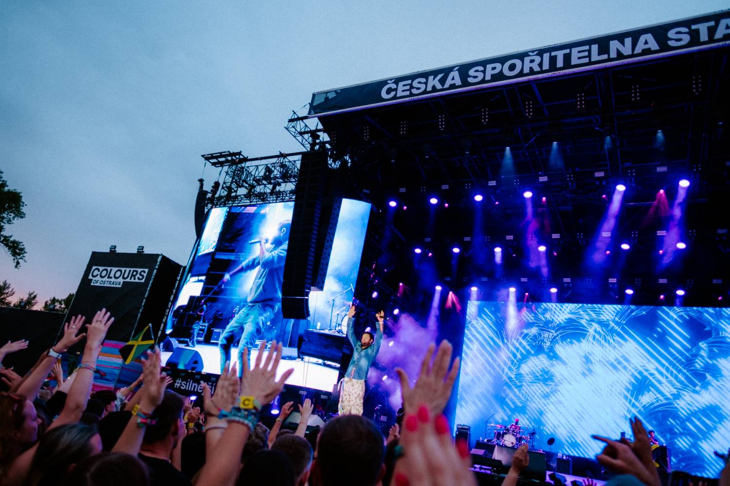Festival Colours of Ostrava odstartoval. První den pod taktovkou Stinga, Shaggyho či Bena Cristovao se Sofianem Medjmedj