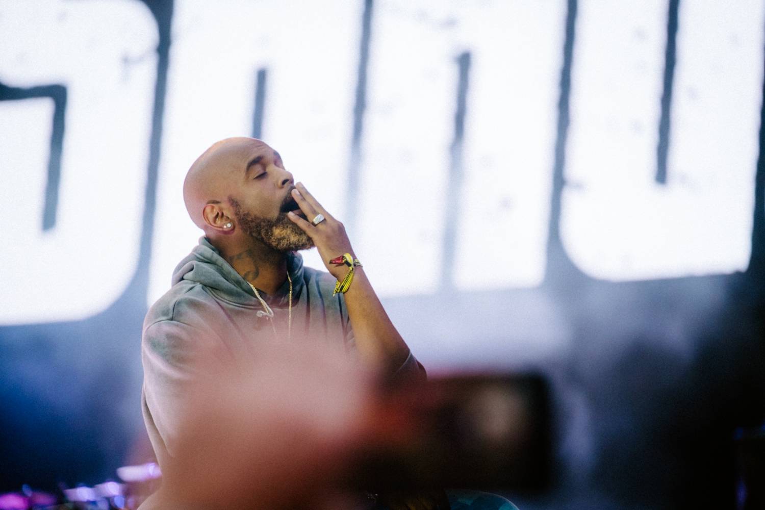 Festival Colours of Ostrava odstartoval. První den pod taktovkou Stinga, Shaggyho či Bena Cristovao se Sofianem Medjmedj