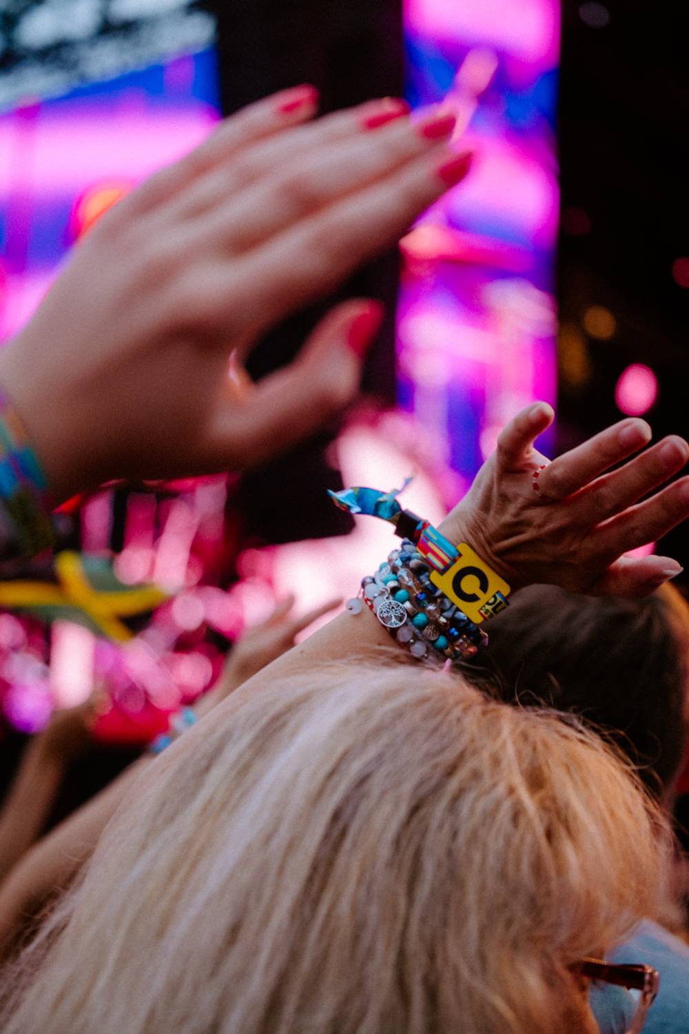 Festival Colours of Ostrava odstartoval. První den pod taktovkou Stinga, Shaggyho či Bena Cristovao se Sofianem Medjmedj