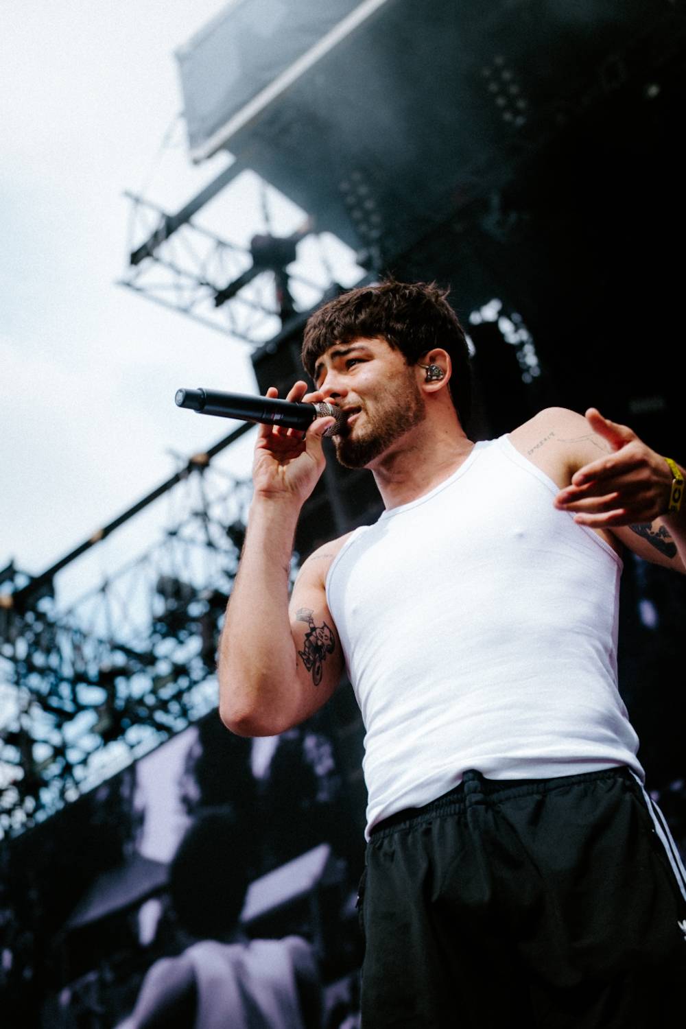 Druhý den řádili na Colours of Ostrava Calin, Finneas, rychlí kluci i Noga Erez