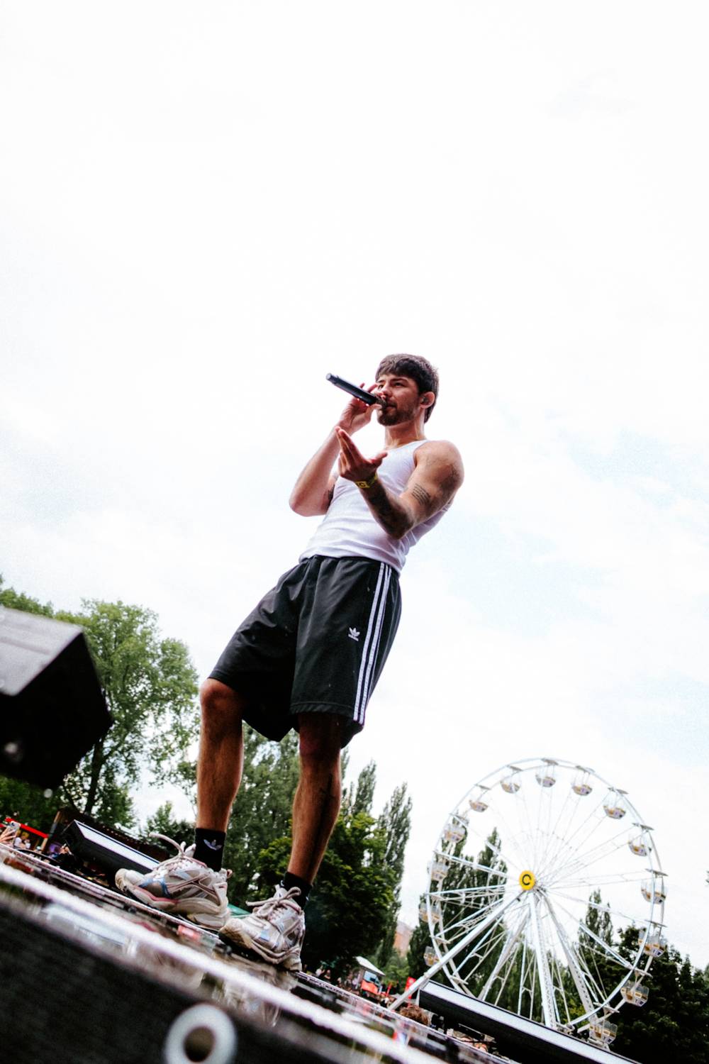 Druhý den řádili na Colours of Ostrava Calin, Finneas, rychlí kluci i Noga Erez