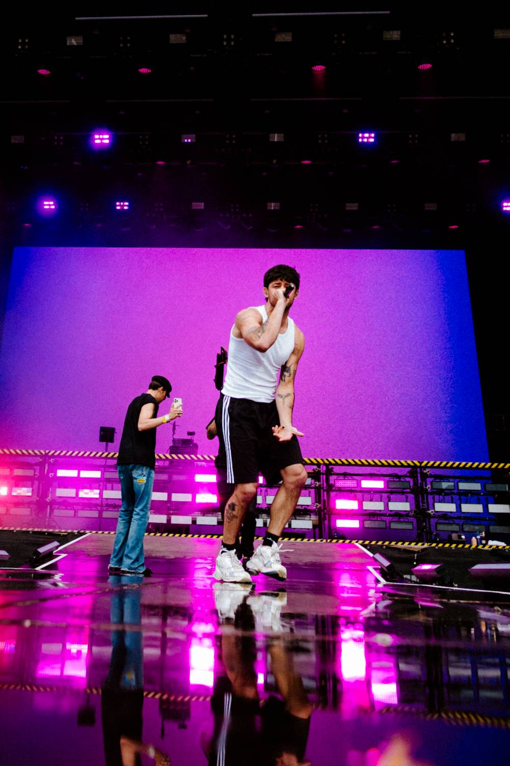 Druhý den řádili na Colours of Ostrava Calin, Finneas, rychlí kluci i Noga Erez