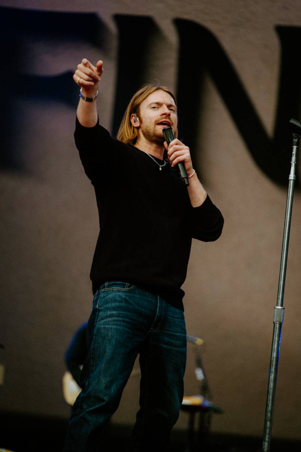 Druhý den řádili na Colours of Ostrava Calin, Finneas, rychlí kluci i Noga Erez