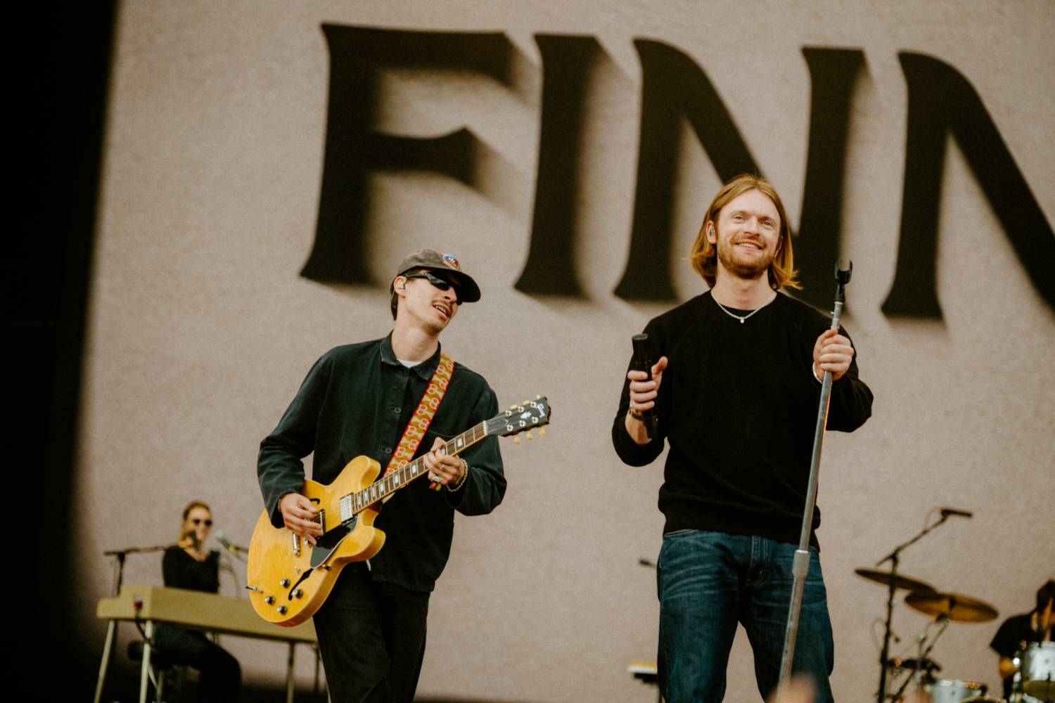 Druhý den řádili na Colours of Ostrava Calin, Finneas, rychlí kluci i Noga Erez