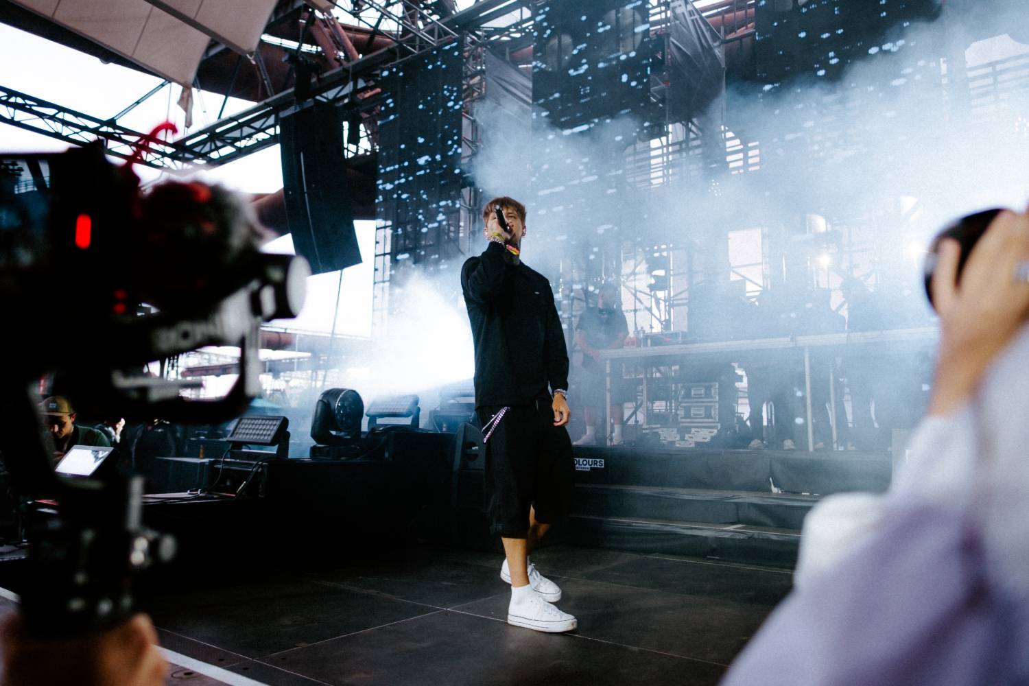 Druhý den řádili na Colours of Ostrava Calin, Finneas, rychlí kluci i Noga Erez